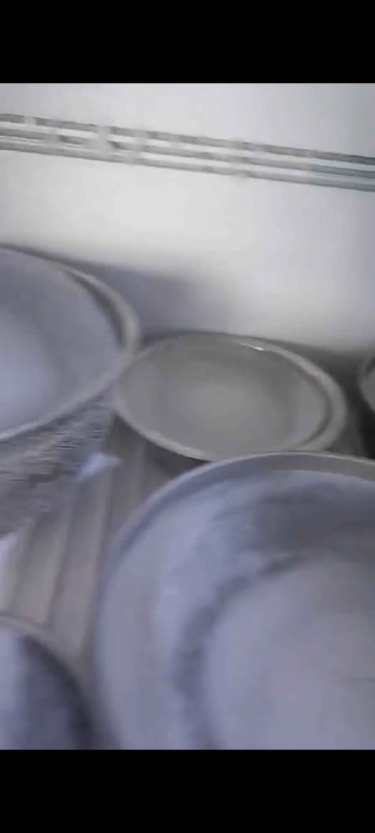 (SOLD) ‎ثلاجە لبیع مستعجل نضیف کلش اخو جدید اسود سعر 225 بیها مجال ابیض 250 کرکوك حریە ***********‎ كركوك, العراق
