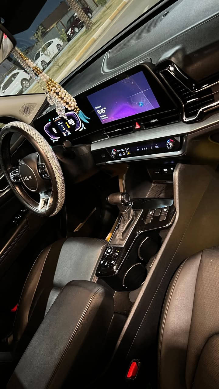 كيا سبورتج 2023
وارد أمريكي فول مواصفات عدى الفتحه 
دعاميه الاماميه فقط ( بدون أيرباكات مكفوله )
المواصفات....
رادار أمامي 
رادار خلفي 
شاشه كبيره متصله 
تحديد مسار 
حساسات اماميه وخلفيه 
تحكمات ستيرن جهتين 
كراسي كهرباء 
تدفئه تبريد لمس مناخ منفصل 
داخل اسود جلد 
قطعتين تبريد 
بصمات أبواب وجنطه وتشغيل 
ويل كب كروم 
تخم تايرات جديد 
ماشيه ٢٢٠٠ كيلو فقط 
وبعد اكو مواصفات ما ذكرتها 
السعر 218 ورقه مكاني بغداد 
مثبت لوحات بغداد الجديدة 
للاتصال على الرقم ***********
