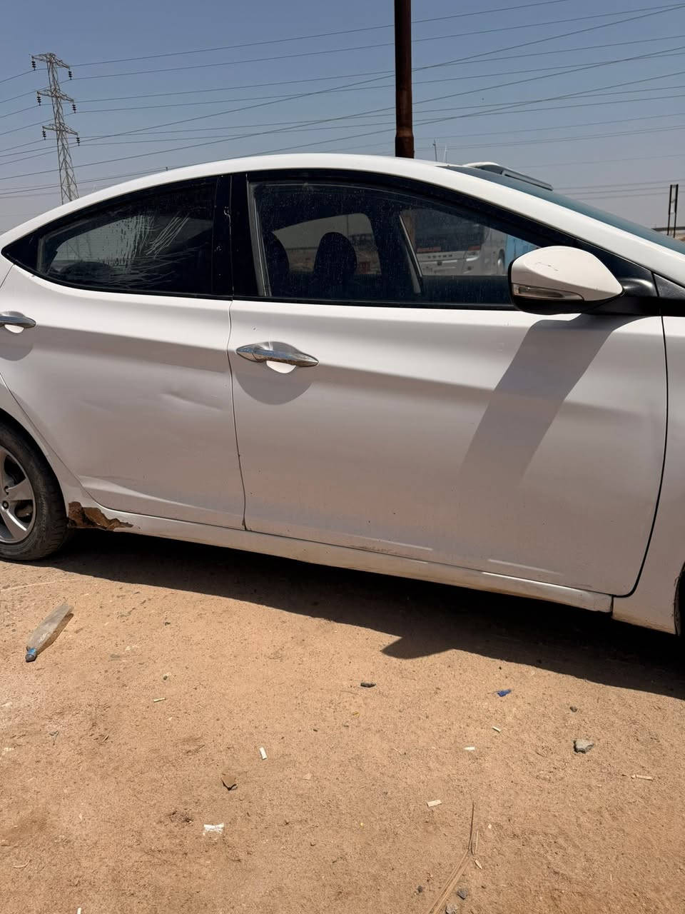 أللنترا 2014 سياره ادوات!!!! گصتين السياره مرتبه نضيفه تبريد فول ويا السويچ مكينه تخبل 2000 السعر 50بيها مجال  حك الجيه مكاني البصرة شط العرب ***********
