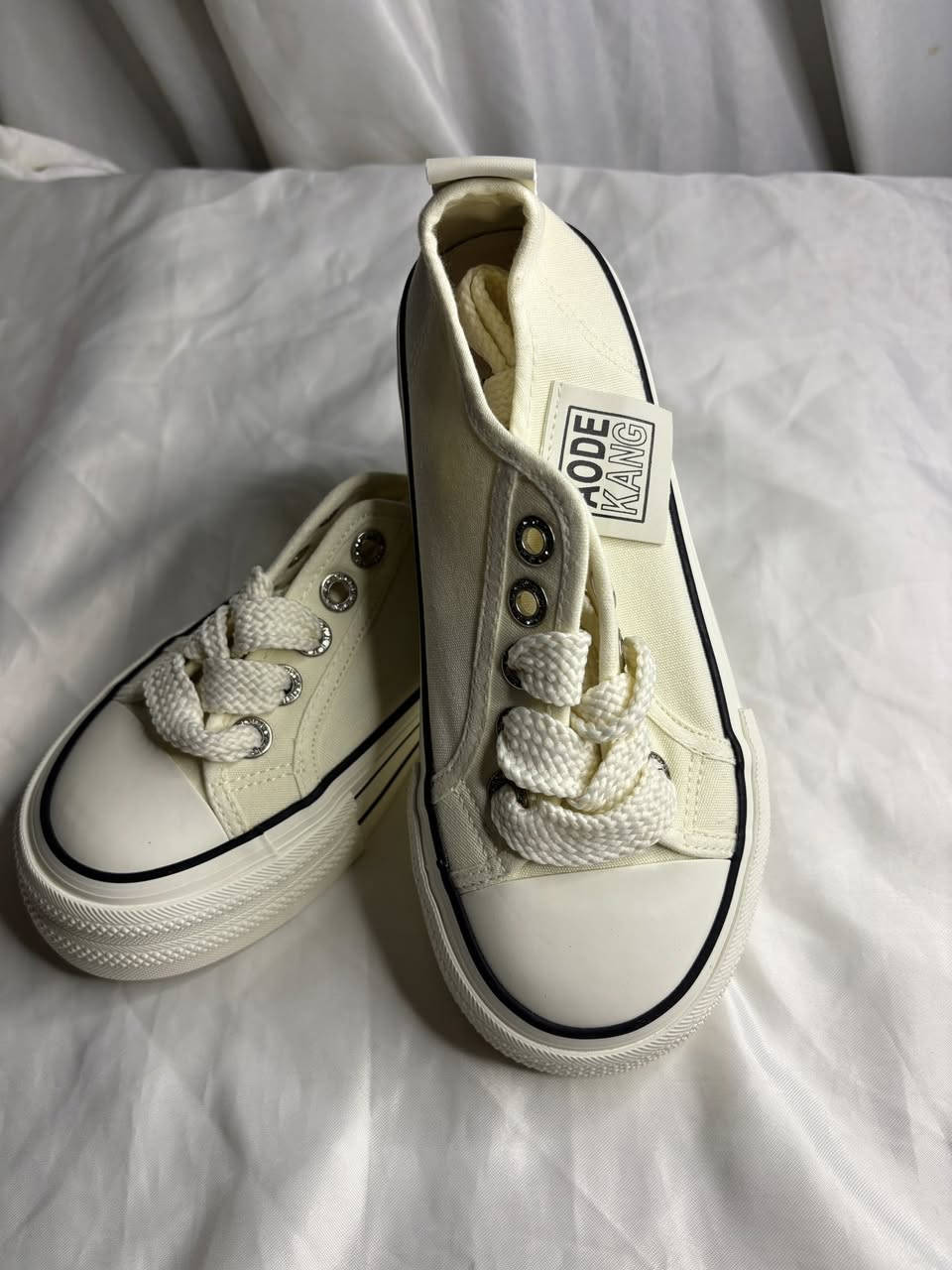 السلام عليكم حبايب ربي يرزقني ويرزقكم احذيه شي ان اسعارهم من ل 3 الاف لحد 10 الاف جميع لاحجام واكو ملابس واحذيه بعد اذا تحبون داخلو خاص او تعالو للانستا او تيك توك كولشي انشر بيه 4.nzl


**إذا كنت صاحب هذا الإعلان وتريد حذفه لأي سبب، رجاءا أرسل رسالة إلى الدعم الفني**