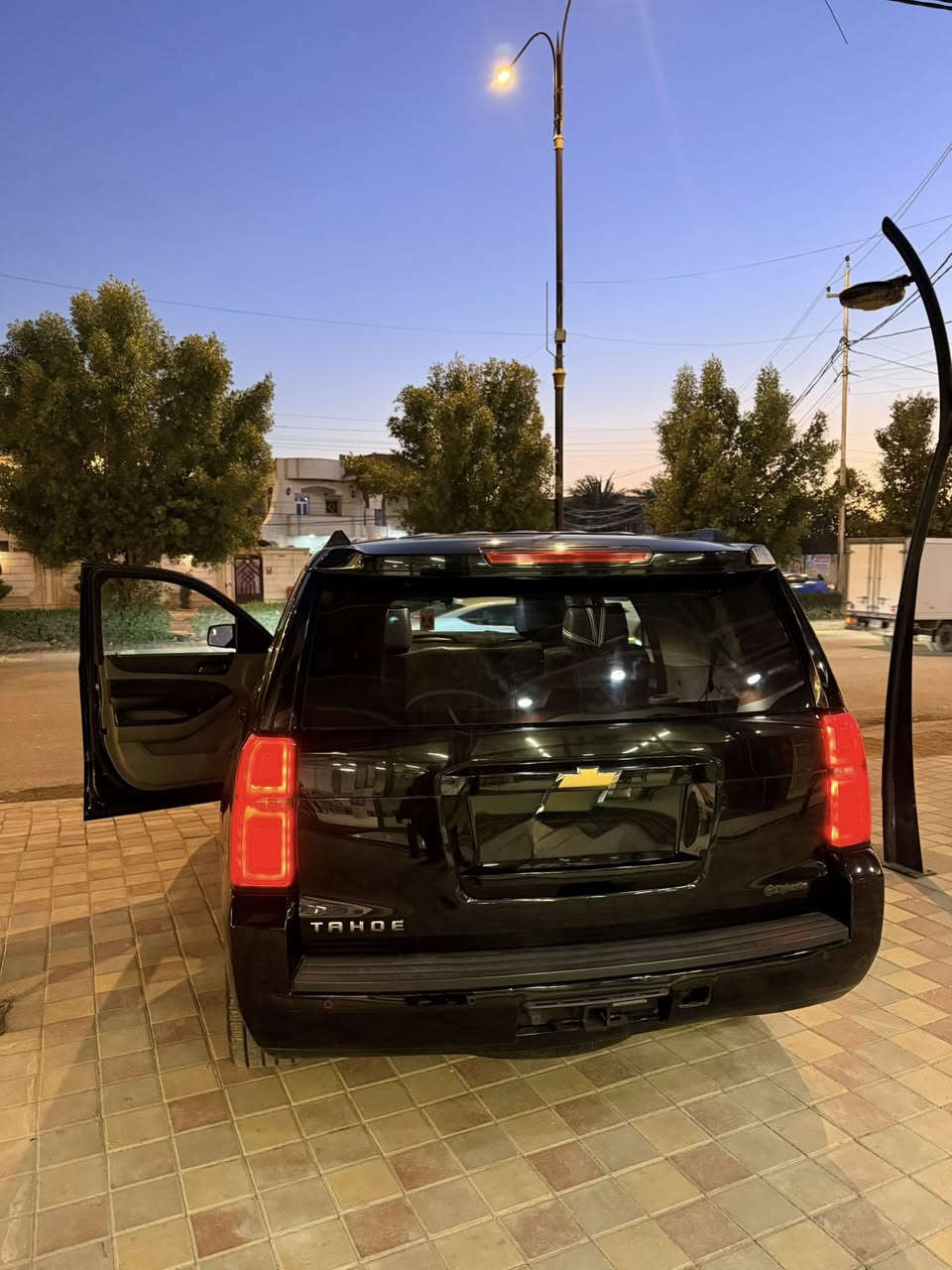 السلام عليكم شوفرليت تاهو موديل 2015 /فئتة LS/ خليجي مكفولة عد شبر جوه قبغ البانزين  /قوة المحرك V8 سلندر / السيارة جدآ نظيفة ماشية/ 248 الف / رقم بغداد تحويل مباشر  /مكاني الرمادي /بيع فقط /السعر 32/ 
 رقم الهاتف: ‭0777 097 7477
