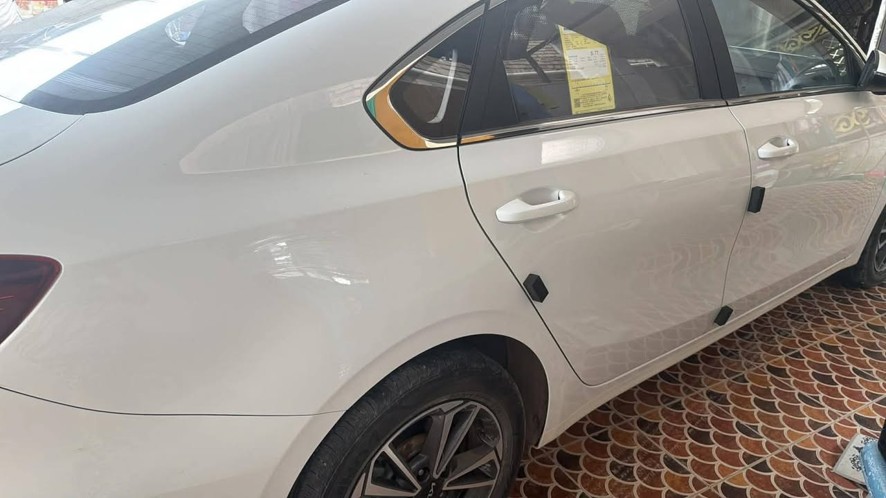كيا K3
موديل : 2024 
حجم المحرك : 1500cc دبل نوزل
رقم بغداد بأسمي تحويل مباشر

المواصفات فول :

• بصمة تشغيل
• بصمة ابواب
• فتحة سقف سلايد
• حساسات اماميه وخلفية
• داخل جلد احمر مميز
• شاشة وكامرة خلفية دوارة
• هاند بريك دكمه واوتو هول
• 4 وضعيات قيادة
• لايت LED امامي وخلفي
• لايت امامي 3 عدسات
• حساس اطارات
• مانع انزلاق
• مري شفط وترحيب
• تحكمات ستيرن

ماشية 31 الف كيلو متر خليجي مكفولة كفالة عامة

السعر140$ وبيها مجال بسيط

مكان السيارة : بابل –المسيب 

للتواصل : ***********
