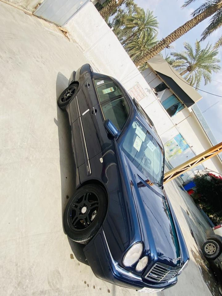 السلام وعليكم 
ام عيون مديل ٩٦كفاله من الضربه صبغ جماليه  مكينه ٣٠٠ كير تبريد صدر تخم تاير  خير من الله 
غرفه جديده سلايت    تليفون ثلاجه  زراك لايت السياره معمره تعمير مرتب جاهزه مابيه اي نقص وبسمنه تحويل ثاني يوم  السعر 68 وبيه مجال قليل مكاني بغداد الستفسار ***********
