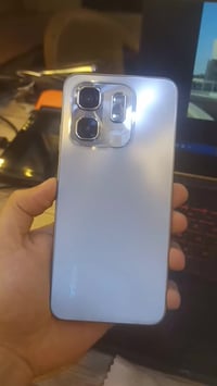 هوت 50i ذاكره 256 عشوائيه 8+8 راح يكون سعره 85 فقط  07717693399