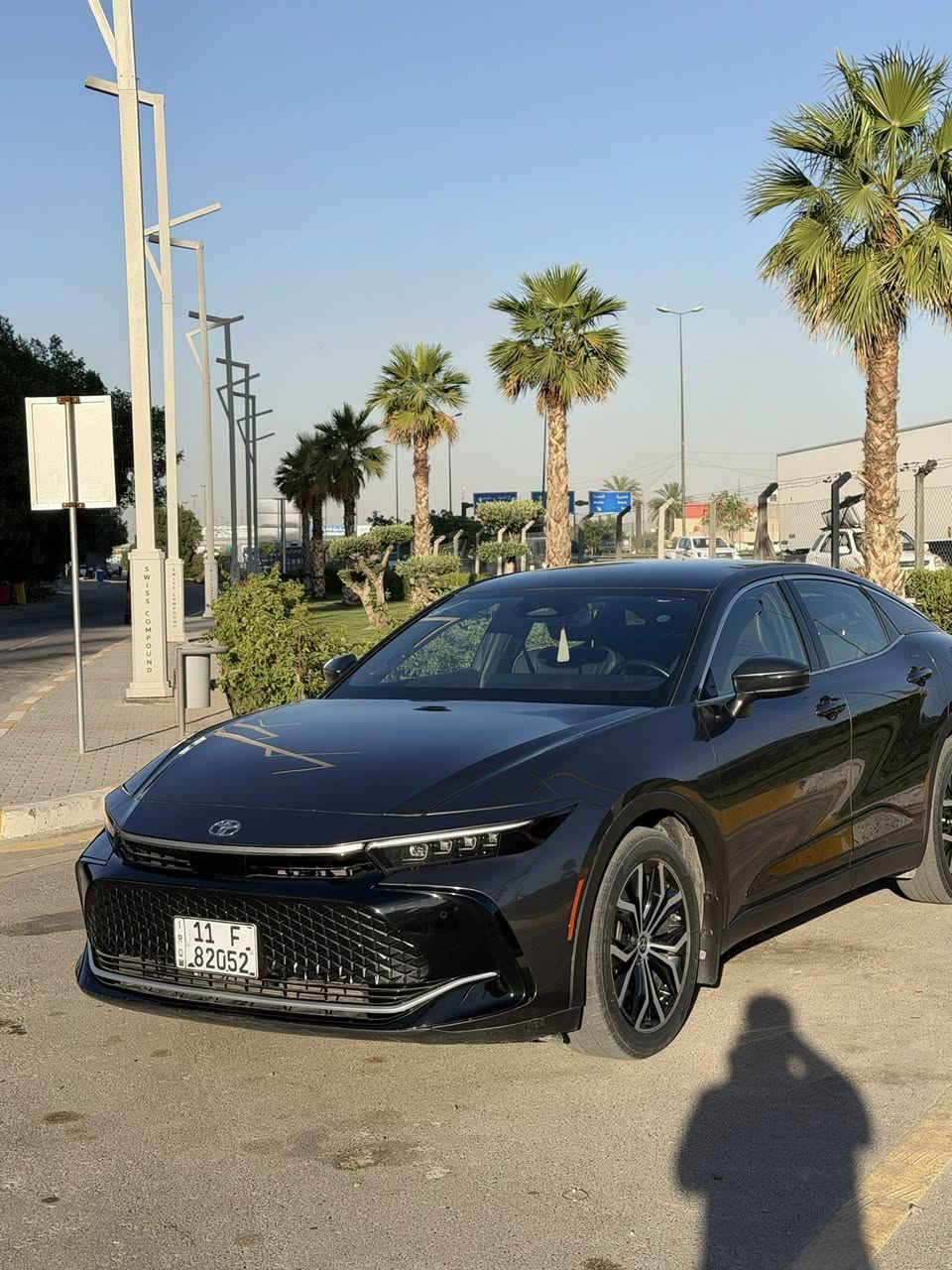 كراون 2024
موديل 24  للبيع تنفس طبيعي اربعة سلندر ٢٥٠٠ حجم المكينة هايبرد 
السعر 295
الميزات التقنية: ( سياره فول لمتدد واحد ع واحد )
*   المحرك: 2.5 لتر، 4 أسطوانات خطية.
*   القوة القصوى: 222 حصان.
*   أقصى عزم دوران: 221 نيوتن متر (5200 - 3600 دورة في الدقيقة).
*   ناقل الحركة: CVT.
*   حجم الإطارات: R19 7J/225/55.
*   سعة خزان الوقود: 55 لتر.
مميزات السيارة: ا
*   مقاعد من الجلد الفاخر مع خاصية التدفئة والتهوية.
*   شاشة عرض مقاس 12.3 بوصة مع نظام صوتي 11) JBL مكبر صوت).
*   سقف بانورامي وكاميرا رؤية محيطية 360 درجة.
*   نظام تويوتا للأمان المتقدم (TSS-3).
*   مصابيح أمامية وخلفية LED.
*   نظام مراقبة النقاط العمياء ومرآة تعتيم تلقائي.
* �للاستفسار والتواصل عبر الواتساب او الاتصال
*********** 

حادث ( فقط قطعه وحده قبق الجنطه بدون حوض شرط )
شرط الفحص 
رقم شاصي : JTDAAAAFXR3018186
