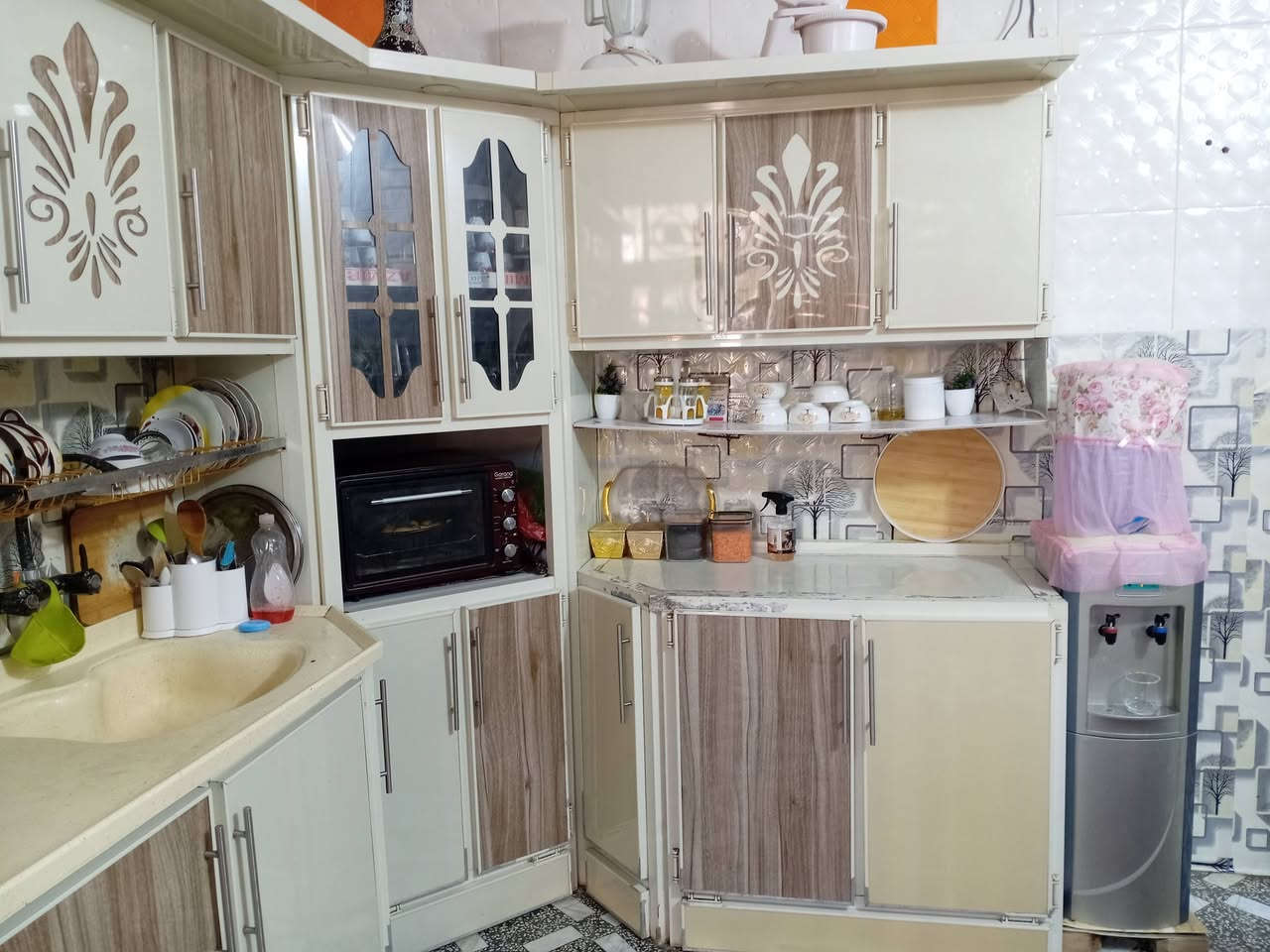 كاونتر للبيع سعر ب350وبي مجال العنوان كربلاء المعهد التقني 
لل استفسار رقم ***********
