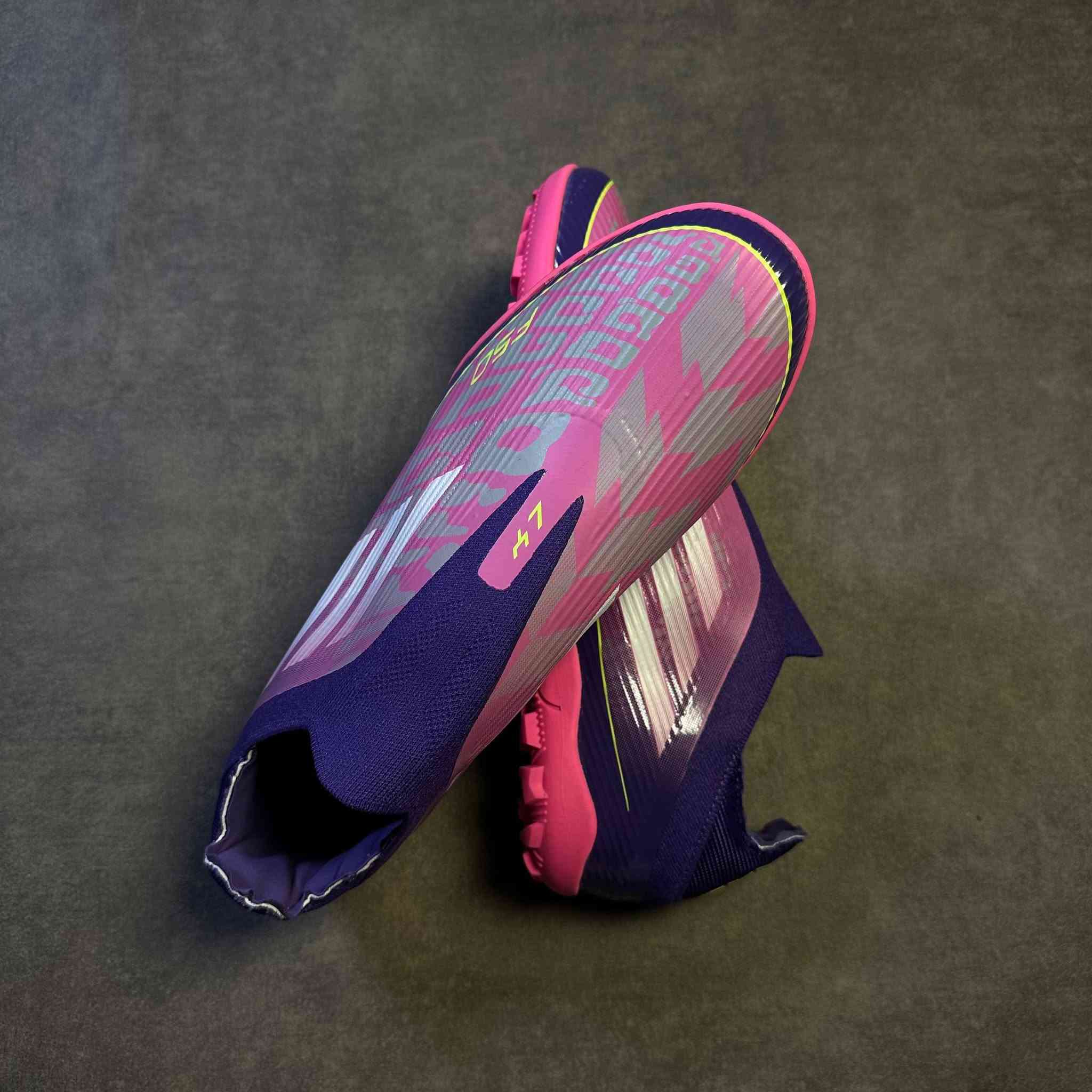 ⁨ ⁨ Lamine Yamal Football Shoes – استيراد تايلندي 🇹🇭

🔥 تصميم مستوحى من حذاء النجم لامين يامال.
✅ استيراد تايلندي بجودة ممتازة.
✅ خفيف ومريح أثناء اللعب.
✅ مناسب للملاعب الخماسية (الترتان)
📏 متوفر بقياس (44/45)

💰 السعر: 28,000 دينار عراقي فقط.
مع كل حذاء جواريب جلاتين مجانا 🆓 
📩 راسلنا الآن للحجز والاستفسار، والتوصيل متوفر إلى جميع محافظات العراق⁩⁩⁩


**إذا كنت صاحب هذا الإعلان وتريد حذفه لأي سبب، رجاءا أرسل رسالة إلى الدعم الفني**