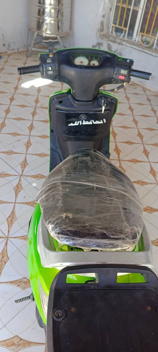 فراشة مكينة حلوة وناعمة بس ينراد الها كعكة للصالنصة كهربائيات شغالة
السلف شغال بس يحتاج كتف الباقي كله شغال 
سعرها ٢٥٠ وبيها مجال مكاني أبو صخير 
***********
