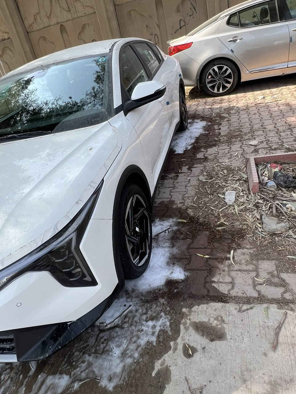 🔥🔥كيا K4 الجديدة كلياً🔥🔥

الموديل : 2025 . (خليجي) . 

المحرك : 4  سلندر DOHC 2.0 . 

الضمان : 5 سنوات او  100.000 كيلو متر . 

لوحات: بغداد✅

•  المحرك بنزين، 4 سلندر، سعة 2.0 لتر.

•  ناقل الحركة أوتوماتيك بـ 6 سرعات.

•  أوضاع متعددة (Drive Modes).

•  نظام مانع الانزلاق (ESP).

•  نظام نزول المنحدرات.

•  عدد 2 وسائد هوائية.

•  حساسات أمامية وخلفية.

•  مقاعد مخمل جوزي .

•  دخول ذكي.

•  تشغيل المحرك عن بُعد.

•  شاشة عدادات رقمية متصلة.

•  شاشة وسطية تعمل باللمس تدعم Apple CarPlay.

•  نظام صوتي مع أوامر صوتية وتحكم من المقود.

•  نظام تحكم أوتوماتيكي ثنائي المناطق بالمناخ.

•  مصابيح أمامية زينون وإضاءة LED نهارية.

•  مرايا جانبية كهربائية الطي مزودة بإشارات انعطاف.

•  ⁠القمارة حديد ضمان الدولية 

•  ⁠4 تبديلات دهن

•  ⁠بصمة وهاند ابريك بصمة

•  ⁠داخل مخمل جوزي

ماشيه 16الف 

السعر 191

***********
