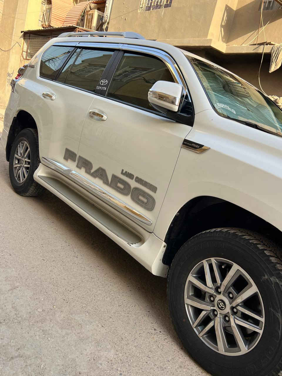 سلام عليكم برادو 2016  رقم  سليمانيه بسمي  شركه ساز  ماشيه 89 فول تشغيل عن بعد  فتحه تبريد 3 قطع ثلاجه تجوه زراكات  لايت مرايات شفط  كشنات كهربيات المامي   تيرات ياباني  باتري جديد سيارة جديدة مال بيت ستخدام قليل جدا  بيها بارد فقط بل جملغ خلفي مشر بل صورةمابين وطخه بل سبير  فقط  مكان بغداد جديدة سعر 350 بيها مجال  شي بصيط  فدو اقرة منشور قبل لاتخابر***********
