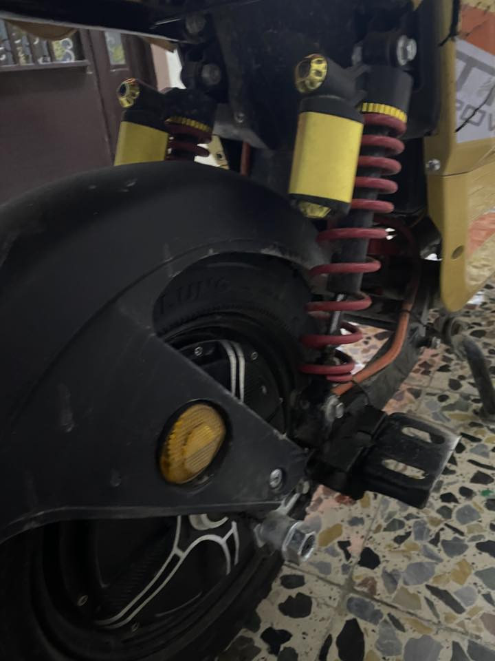 سلام عليكم دراجه x900
ملف2000W
كوم حديد
عوزه بس بطاريات
250قفل
واتساب فقط***********
