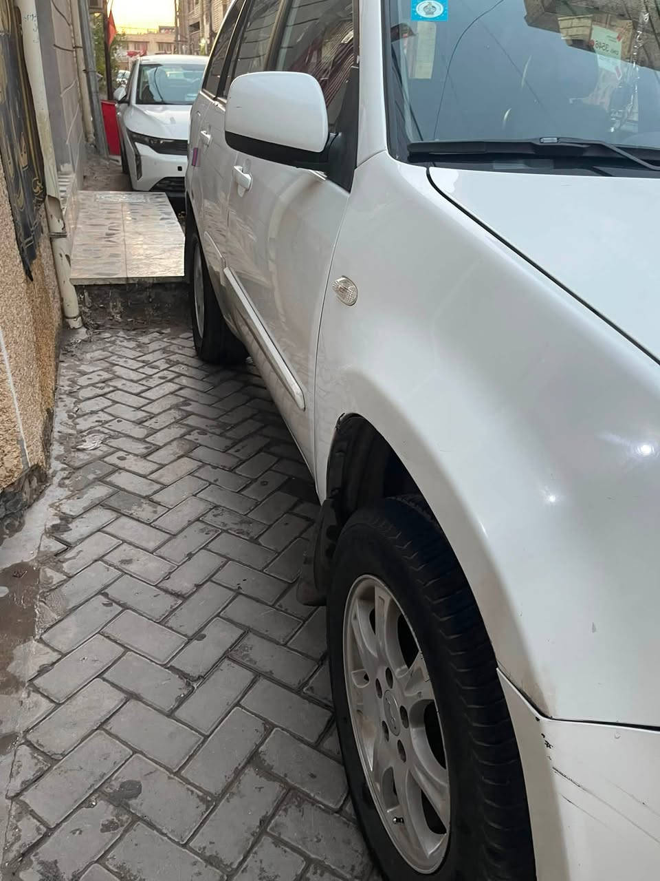 السلام عليكم تيكو موديل ١٤ كير ميكانيك
اقرة المنشور زين قبل لاتتصل بيه 
السياره مسويله ادامه كامله اربع تايرات وقاعدة فيت بم جديده ونوزلات جدد وحساسات جدد 
رقمها انبار مشروع وطني بيها مكان خياسات مثل ماموضح بالصور 
جاي تخربط ماعرف شنو علتها ناس تكول ايرفيو ناس تكول قطع ضفيره ابيع على وضعها السياره تمشي وماكو شي بس اتخربط 
مكانها بغداد م الصدر *********** السعر ٥٥ قفل
