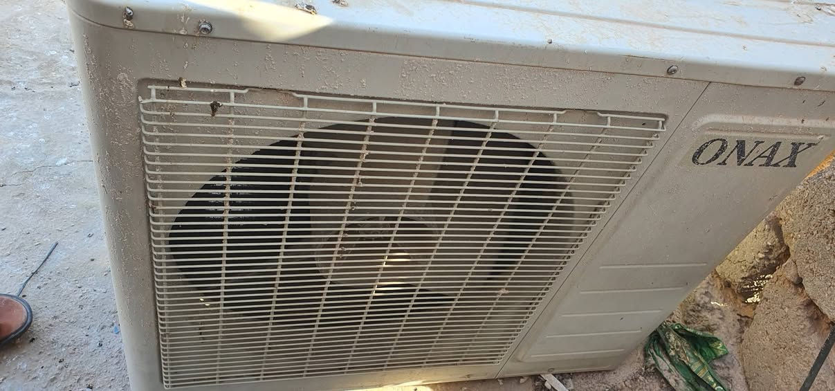 سلام عليكم اخوان سبلت للبيع العدد2 شغالت 2طن مكان نجف كوفه الشراي يدك علا رقم ***********
