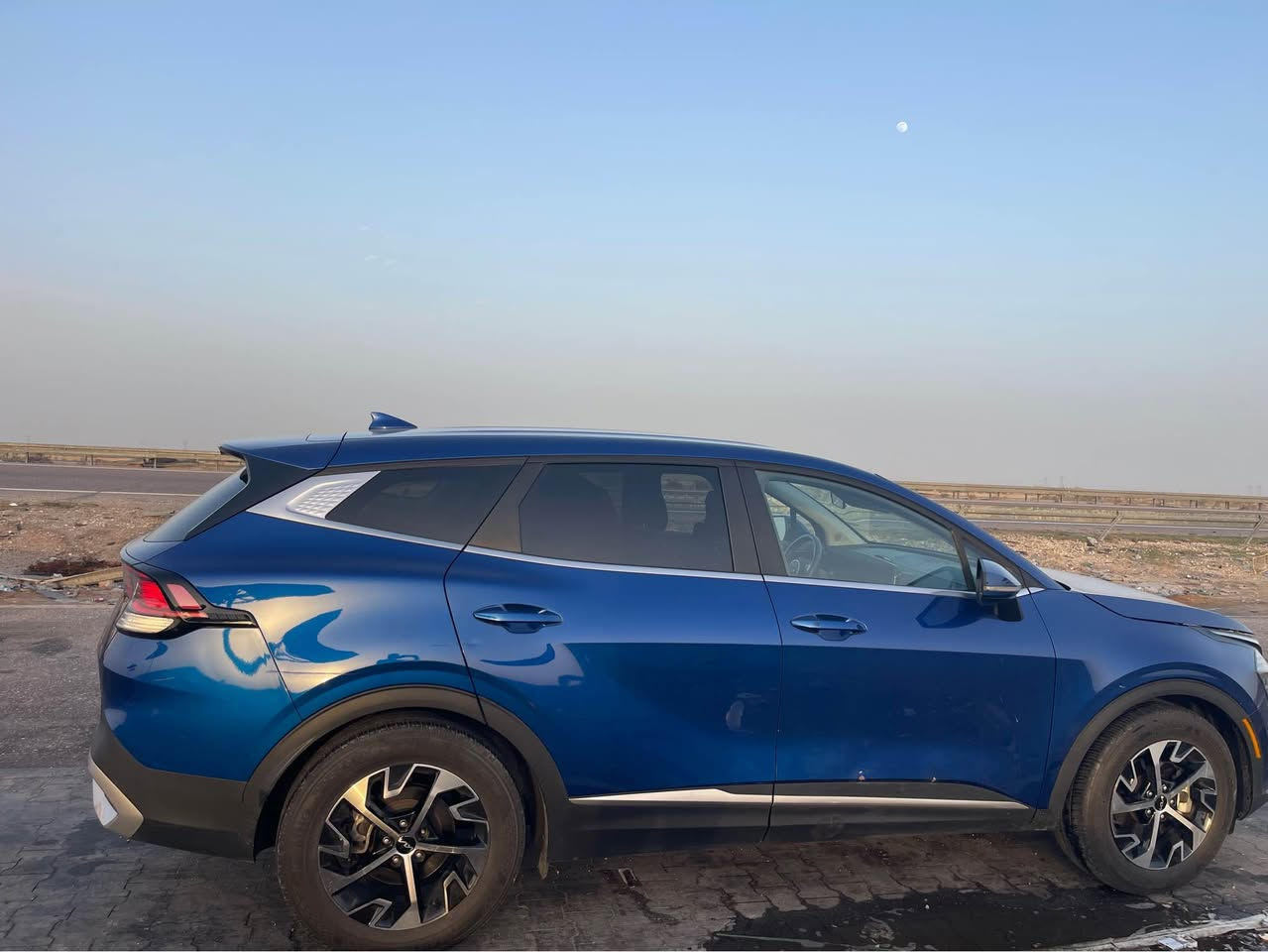 كيا سبورتج 2024 فول عد الفتحه كشنات جلد وتدفه مكينه وگير   وبيها حادث بنيد مبدل  وبيها بارد بالباب الأيمن وبالجاملق الأيسر والباقي مكفول تبريد خير من الله
السعر 190$ وبيها مجال 
السياره حره 
موجوده بالبصره
لتواصل *********** البصرة, العراق
