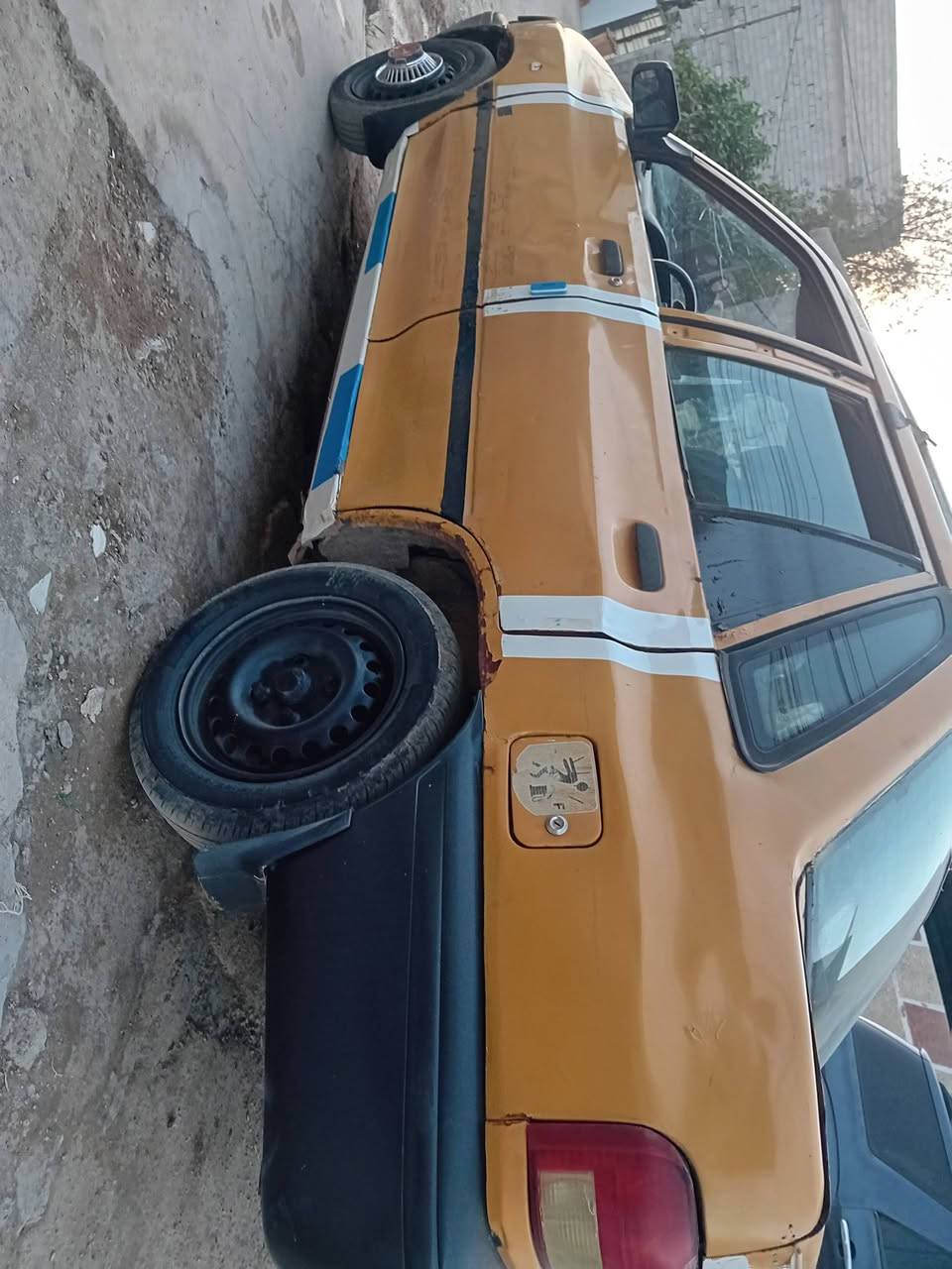 السلام عليكم سايبه ٢٠١١ دشبول نفخ مكينه وكير خير من الله كهربائياتهه كلهه شغاله تخم تاير نضيف وياله جدد كل كهربائياتهه شغاله اشاير يمنه يسره دبل اشاره عالي ناصي بكلايتات شغاله غرفتهه حلوه مسجل جديد فيتبم اصلي جديد البارحه مدبله السياره بدون مضيعين راعيهه اتكفل سرقه وعشاير تجي تاخذهه من باب لبيت سنويه تفاصيل السعر ١١ ورقه وبيهه مجال 
العنوان  الثعالبه شارع البانزين 
*********** انتصل وتدلل

