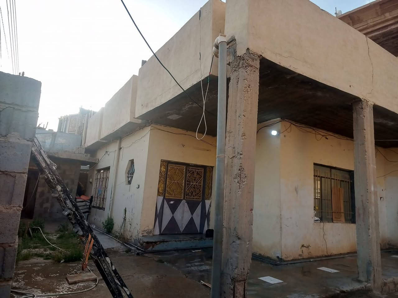 بيت للبيع في حي الشهداء
المساحه ٢٥٠ م
٥ غرف نوم
السعر ١٥٠ قابل للتفاوض
رقم الهاتف : ***********
***********
