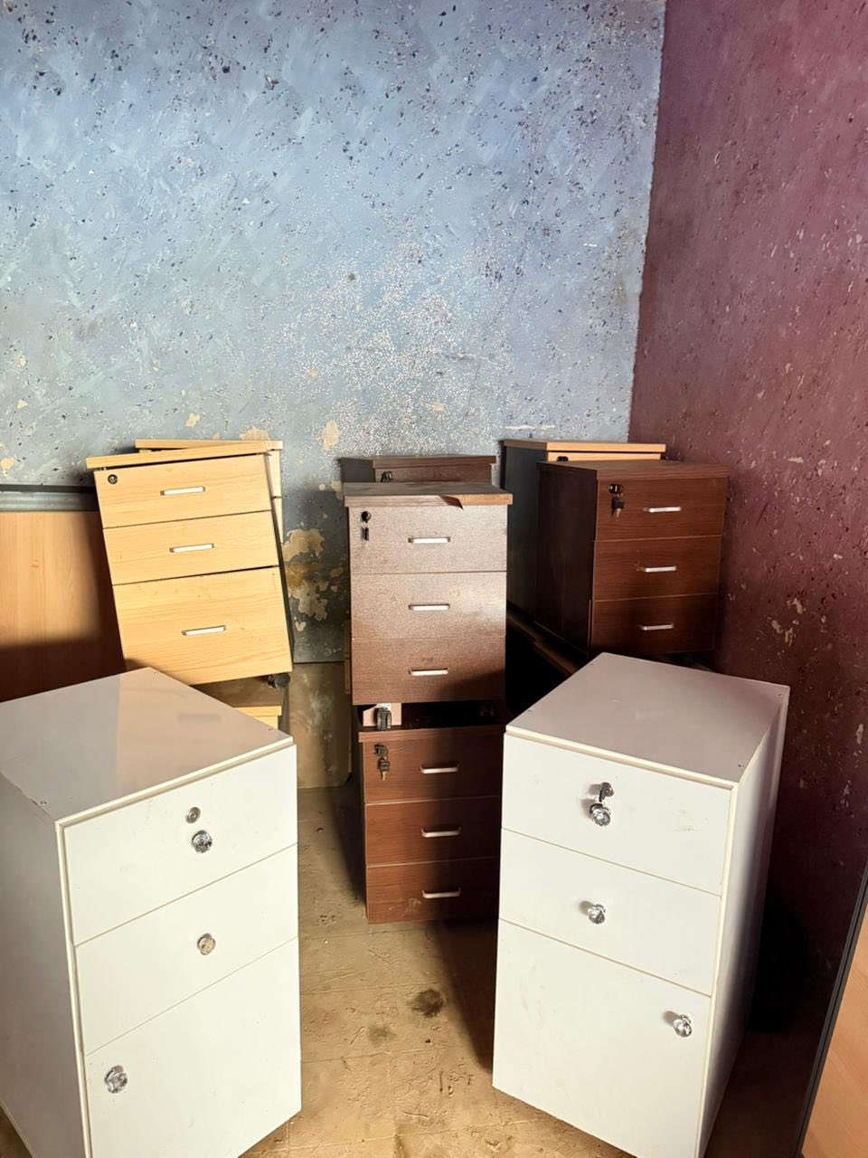 اثاث مكتبي كامل اسعار جوه السوووووووك
اسعار مناسبه للستفسار رقم ***********
عنوان الحريه شارع المدارس
