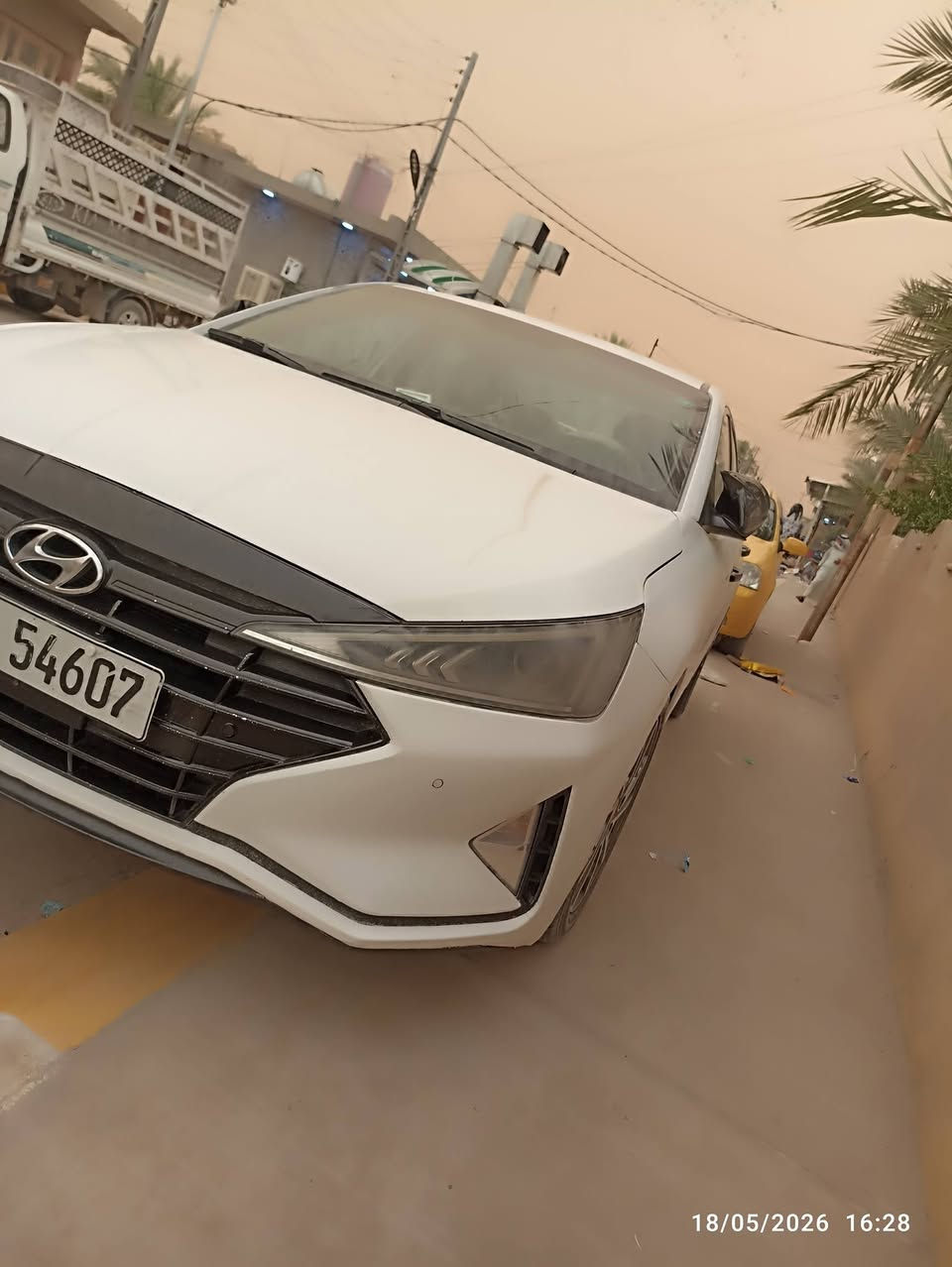 سلام عليكم ورحمة الله وبركاته
النترا 2020 خليجي   
  معرفة بفول مواصفات اعلى مواصفات بل النترا
رقم اربيل  الدولي بأسمي تحويل ثاني يوم 
.كامرات اثنين امامية
 خلفية يدات نيكل
يدات تفتيح. ذكي بصمه
.شاشة كبيرة ابل كار بلي 
.صندوق ذكي يفتح عند القتراب منة
اليزر خلفي ضبابي. 
.نظام مانع ASR
.وضعيات القيادة.ECO
سياره اربع نضامات .   
Smart SPORT .COMFORT.
. المحرك: 4 سلندر، سعة 2.0 لتر MPI
. الإضاءة: كشافات LED أمامية وخلفية.
. فتحة سقف 
. التكييف: أوتوماتيكي ثنائي المناطق
. نظام فرامل ABS ونظام توزيع قوة الفرملة الإلكتروني
. تشغيل بصمة، ونظام تحكم مناخي
. حساسات ماميه وخلفيه
. نظام الدخول الذكي 
. الويلات مقاس 17
. مرايا جانبية قابلة للطي كهربائياً 
. مقاعد جلد شركة 
دواخل صاج 
السياره حلوه ومجمبزه احله من للصور بشرط
رقم ***********
.#السعر 140وبيه مجال 
العنون الانبار فلوجه
 اللملاحضه الكير اي تي المرغوب
