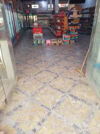 يالله السلام عليكم اخوان بيع مستعجل اسواق للبيع المساحة 300 متر  و الا...