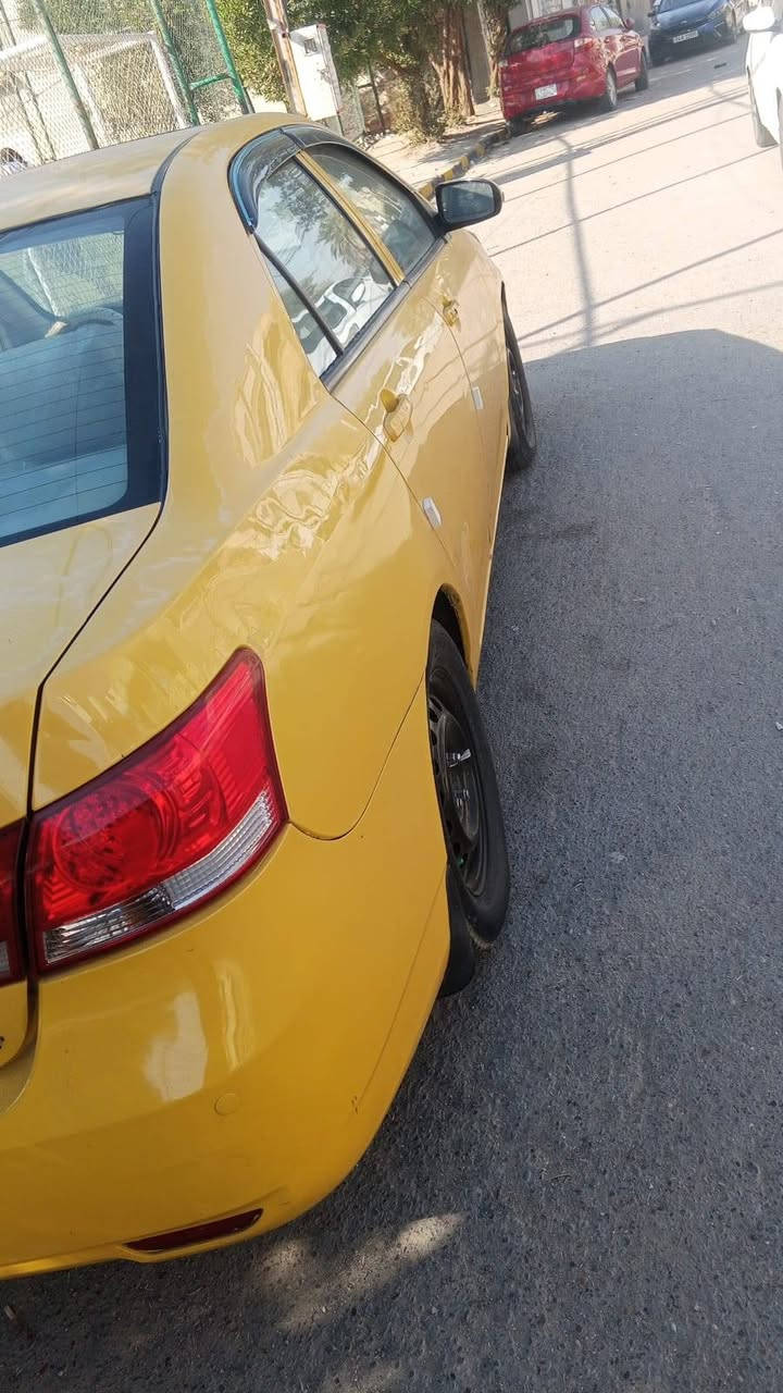 السلام عليكم بي وايدي موديل ١٣ بصمه وسلايت وكير اوتماتيك بلاديه بيها قطعه صبغ حلوه ونضيفه تخم تاير جديد بيها نواقص بسيطه تريد اكصهن من سعرها تريد اني اكملهن بيع 45وبيها مجال بسيط او مراوس حسب القناعه لايت زينون هزه جديده ارقام دولي باقي بس استلهم هيئه مصفره رقمي *********** رقم بغداد
