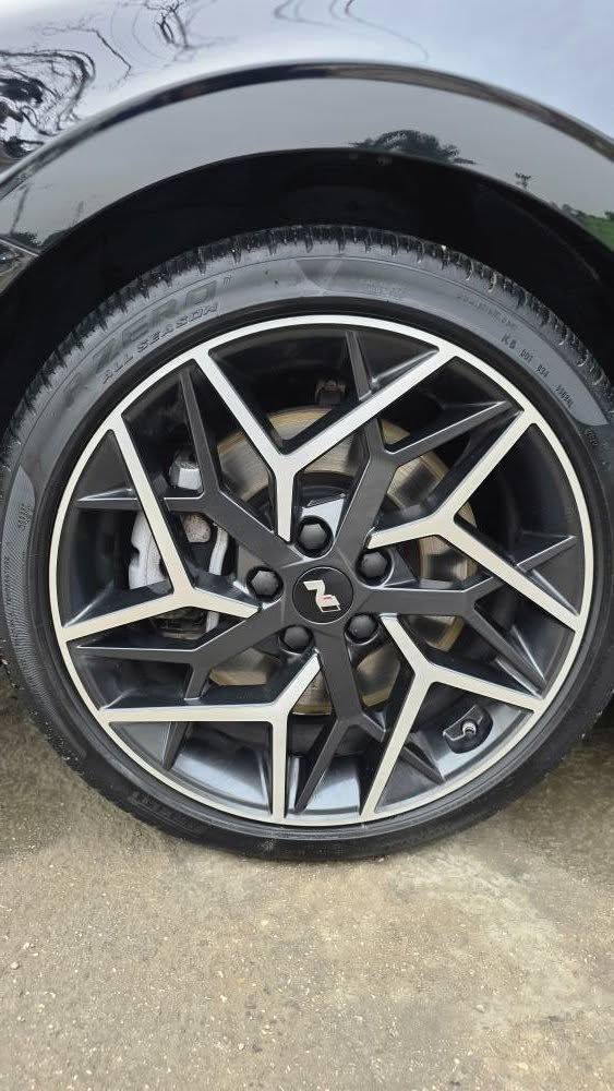 سوناتا 2023 ان لاين فول رياضي مواصفات‎فتحه بنوراما
مكينة 2500 تيربو✈️  ‎كير دبل كلج 8 سرعات 
رقم اربيل الدولي الجديد قبل سبوعين من رقمتها  السيارة حيل نظيفة ومتصرف عليه ولا دينار 
دوسات سبورت  بلاد اسود
السيارة ماشية 31 حقيقي  
الحادث شبر بارد  بدون صبغ 
يعني سياره كلين  ) 

بصمة تشغيل عن بعد
ا‎كشنات رياضي مختومة N 
جلد وكنتارا 
ت‎ تدفئة كشن 
ت‎12 سماعة  بوسي
ت‎٤ وضعيات قيادة (normal - sport - sport+ - custom) 
إنارة داخلية 7 الوان 
ماسحات اوتو (بالامطار)
صندوق ذكي يفتح عند الاقتراب
لدات اماميه 
لايت زنون 
ويل 19 
اوتو هولد 
هاند بريك بصمه
نظام المحافظه عل خط المسار 
نظام النقطه العمياء 
شاشه ديجيتال
كيجات الكتروني 
نظام ترحيب صوتي 
كرسي كهرباء
رادار امامي 
رادار خلفي 
رادار جانبي
مود درايف 
تبريد بيانو  
كروس تثبيت سرعه 
قياده ذاتيه  ‎4منافذ usb
شحن ذكي لاسكي
مستشعرات بل باب من تفتح الباب تتوقف السيارة 

رقم *********** بغداد, العراق
