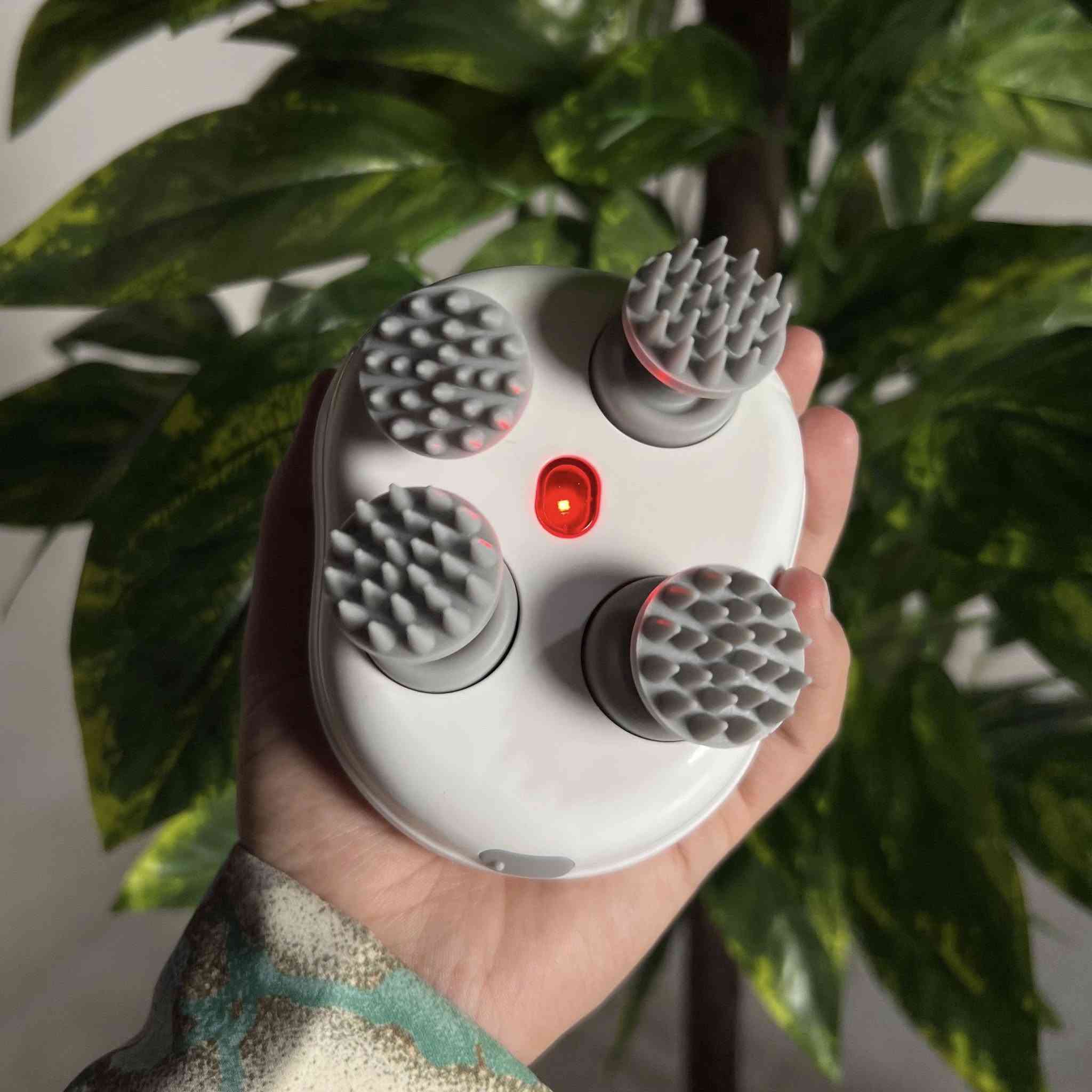 جهاز تدليك ( مساج ) فروة الرأس
جهاز مساج فروة الرأس الذكي 3 أوضاع – Smart Scalp Massager

• جهاز مساج لفروة الرأس بتصميم مدمج وعملي، مناسب للاستخدام المنزلي مع 3 أوضاع تدليك.

• اسم المنتج: Smart Scalp Massager

• يعمل بنظام 3 أوضاع تدليك (دوران بطيء للأمام / دوران بطيء / دوران متناوب)

• تصميم صغير ومحمول سهل المسك والاستخدام

• مزوّد بـ مؤشر شحن

• يعمل بجهد 5V وقدرة 5W

• نوع المنتج: جهاز مساج فروة الرأس
• الموديل: NSHD-001
• الجهد الكهربائي: 5V
• القدرة: 5W
• تيار الشحن: 1A
• الأبعاد: 98 × 91 × 77 مم
• الوزن الصافي: حوالي 205 غرام
• أوضاع التشغيل: 3 أوضاع تدليك
• نوع البطارية: بطارية بوليمر قابلة للشحن
• وقت الشحن: 2.0 ساعة كحد أقصى

محتويات العلبة:
• جهاز مساج فروة الرأس ×1
• كيبل شحن ×1
• دليل استخدام / كتيّب تعليمات ×1
  
السعر 20,000
التوصيل داخل بغداد 3,000
التوصيل خارج بغداد 5,000


**إذا كنت صاحب هذا الإعلان وتريد حذفه لأي سبب، رجاءا أرسل رسالة إلى الدعم الفني**