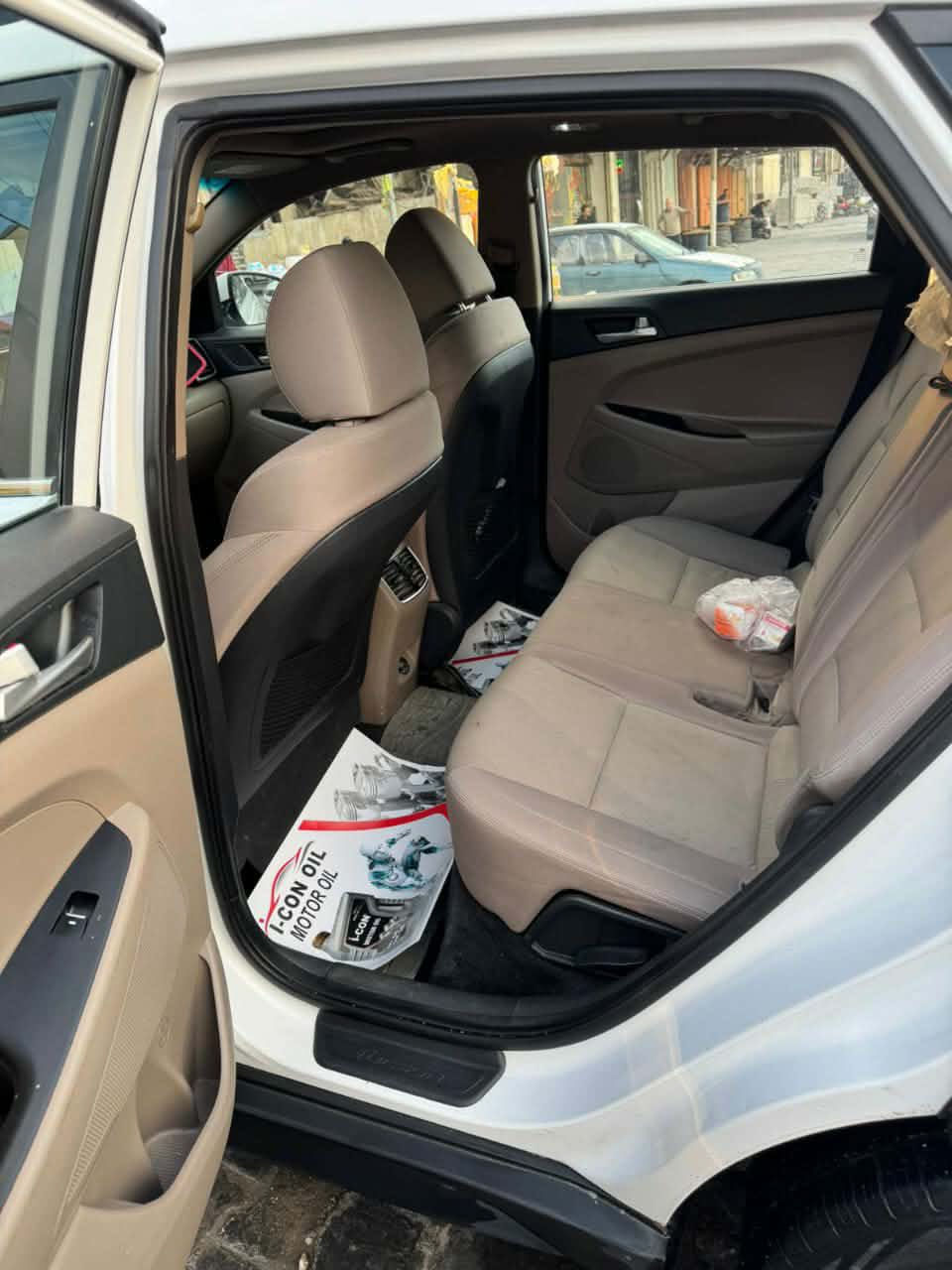 السلام عليكم
توكسان٢٠٢٠ للبيع 
خليجي فول مواصفات 
بنوراما 
بصمه 
كشنات كهربائيه 
كشنات تدفئه 
رقم انكليزي الجديد 
رقم بغداد 
مكينه ٢٠٠٠ المرغوب 
ماشيه ٩٨٠٠٠ كيلو متر 
سايد بريك بل رجل 
السياره نضيفه مكفوله بيهه بارد بل جاملغ الامامي قليل اقل الشبر 
صوره البارد موجوده بل منشور
السياره نضيفه كلش 
مال جناي 
السعر خاص او اتصل عل رقم 👇🏿
***********
