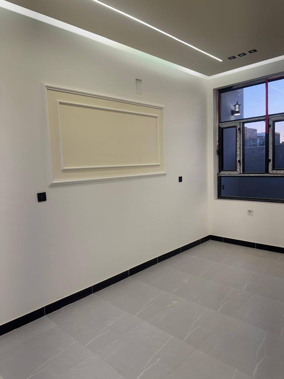 السلام عليكم🌹🌹🌹
دار ١٠٠ متر للبيع شغل درجه اولى الدوره البو عيثه مجمع العدل الاول واجهه٦.٢٥ نزال ١٦ م ضمان ٤ اشهر بعد البيع
وكل صور التسليح موجوده للرفت والسقوف 
رفت ٤٥ سم والطابق الاول سقف ورباط 
امانه الله الشغل ممتاز مطبخ وحمام الواح 
الدرج مرمر
المنيوم سراي تركي جميع نوافذ البيت وحتى ابواب المناور 
واير عقبه اردني  
بواري( بي بي ار) للماء نوع فورمال تركي 
صبغ الداخل والخارج نوع بتك اردني 
سقوف الطابق الارضي جبسن بورد
يحتوي الدار على ٣ غرف نوم مع استقبال وحولي ومطبخ  
للاستفسار الاتصال ***********/***********
او مراجعه مكتبنا اليوسف للاستثمار. التطوير العقاري 
الدوره البو عيثه مجمع العدل الاول
