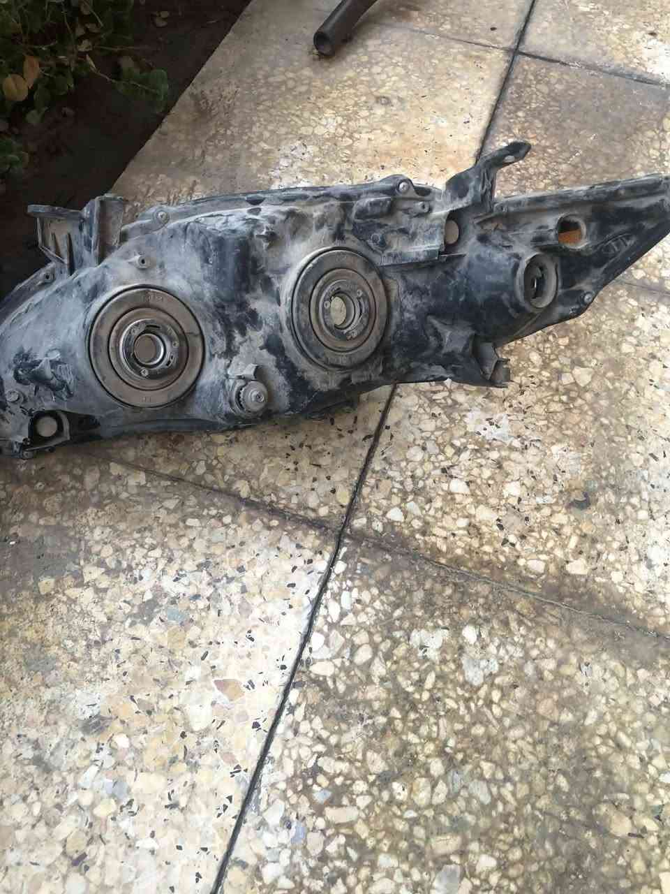 السلام عليكمعندي مازدات 2 اصلي تفصيخ وحده مابيهه اي شي والثانيه الضهر مالتهه مكسور ***********
