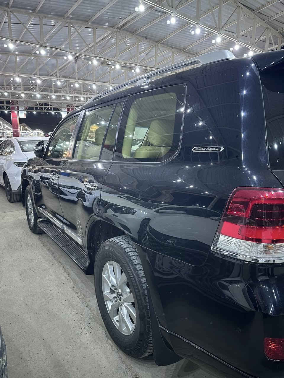 لاندكروز 2017 اربيل  اللون اسود 8 سلندر فول مواصفات بدون حادث خليجي استخدام شخصي  السعر 4500 دولار وبيه مجال بسيط للاستفسار اكثر  ***********
