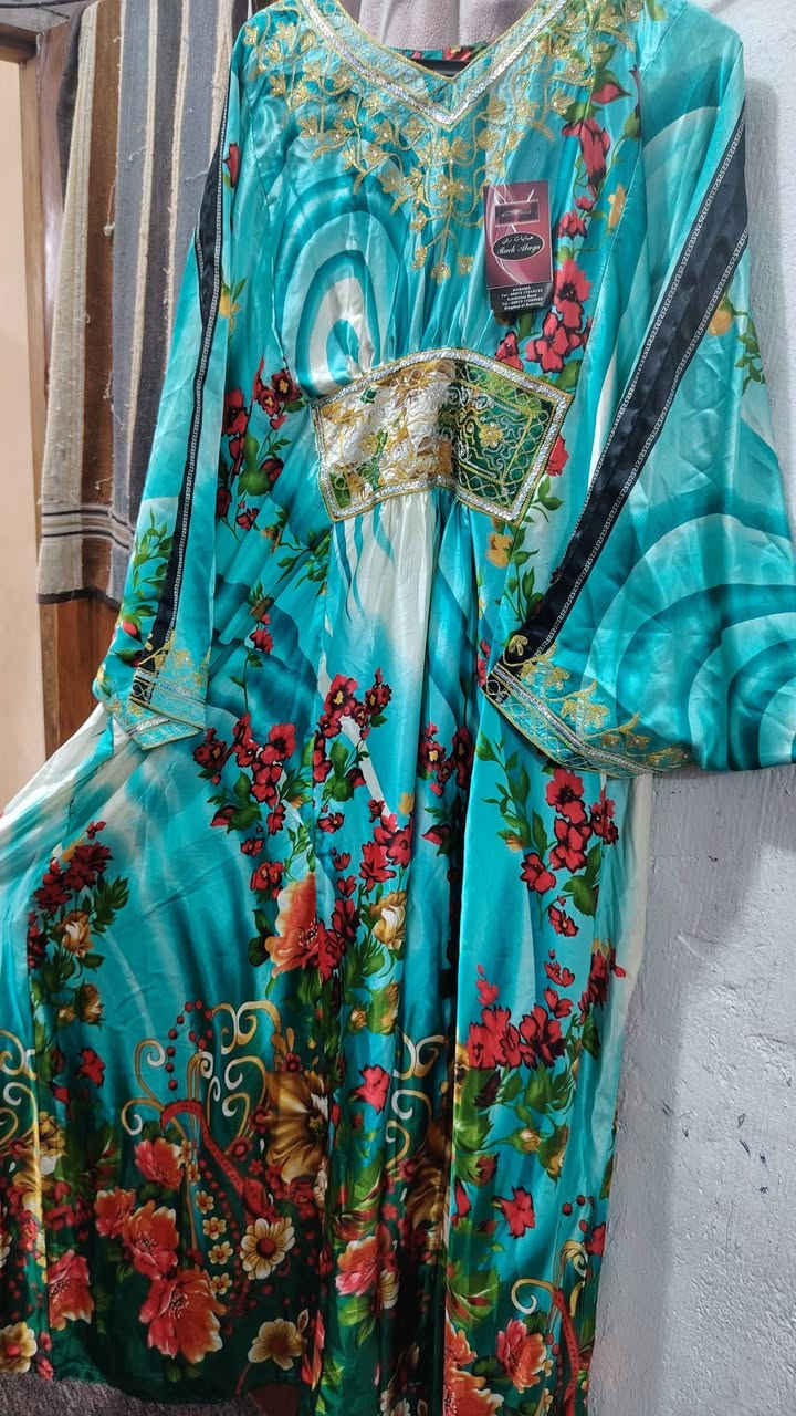 السلام عليكم عندي هذا المخور وفستان مناسبات جدد وباروكات الألوان للبيع وبأسعار مناسبه


**إذا كنت صاحب هذا الإعلان وتريد حذفه لأي سبب، رجاءا أرسل رسالة إلى الدعم الفني**