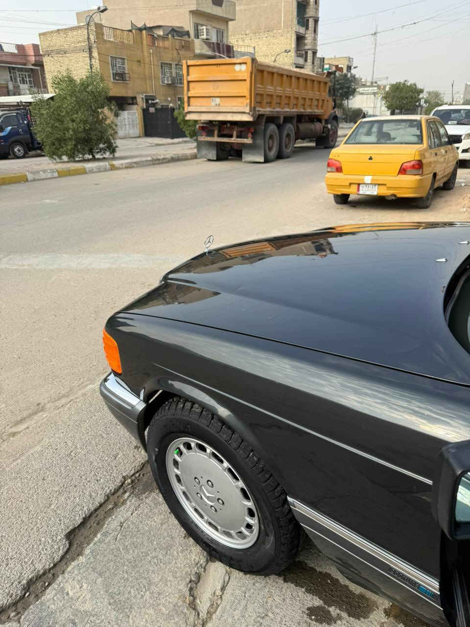 السلام عليكم
مارسيدس موديل 1991 
300SEL

بيه مكانات صبغ  

داخل جلد رصاصي بلاد 

سيارة جديده  

رقم بغداد بسمي 

رقمي ***********

مكاني حي القاهره 

سعر 135 وبيه مجال
