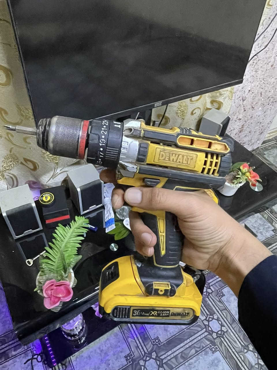 للبيع دريل شحن مال باله سعره 35
للتواصل رقم الهاتف او واتساب *********** 

مكاني سد حديثه
