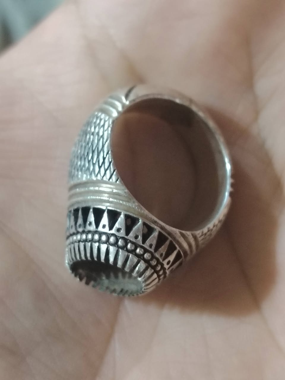 ٣ صياغات  ثقيله و خاتم  النجمه
ما ابيع كسر ذني تخلي الحجر وتلبس مو مال صهر
سعر الغرام 4500 قفل إذا ماعجبك السعر اعبر المنشور


**إذا كنت صاحب هذا الإعلان وتريد حذفه لأي سبب، رجاءا أرسل رسالة إلى الدعم الفني**