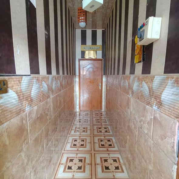 دار طابو صرف عرصه تحويل بأسم المشتري مساحه 125م طابقين يحتوي على 3غرف وديوان ومطبخ وصحيات وكراج السعر105 بي مجال للشراي العنوان البصره ابو الخصيب محيله الشارع الوسطي قرب المدرسه الصفره كل الخدمات متوفر كهرباء ماء تبليط رصيف منطقه وناس راقيه للاستفسار اكثر ***********
