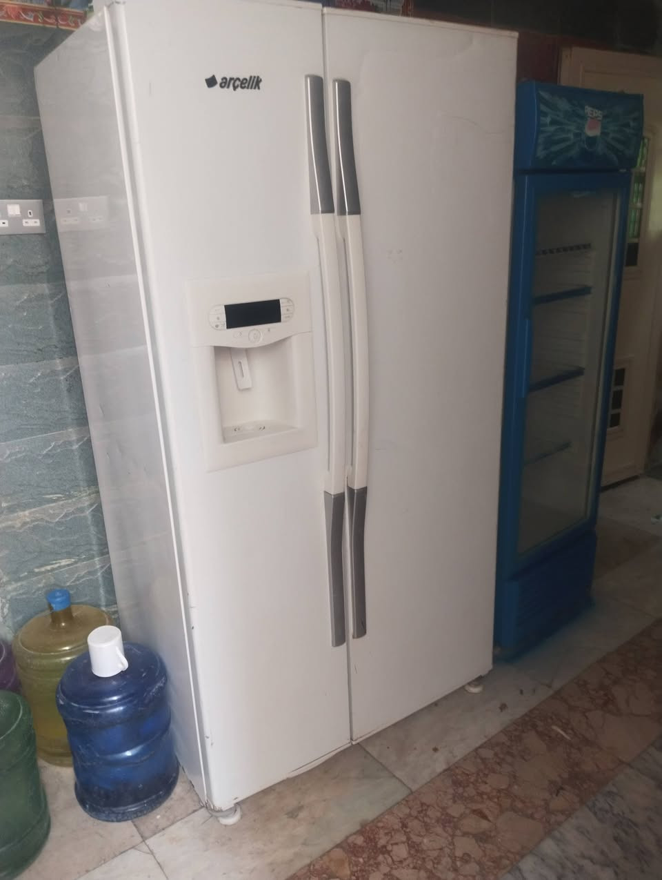 من  رخصة صاحب الكروب. غراض لبيع.  الثلاجة. والمجمده.  جديد  بلكارتون ما مستخدم الباقيه  مستخدم


**إذا كنت صاحب هذا الإعلان وتريد حذفه لأي سبب، رجاءا أرسل رسالة إلى الدعم الفني**