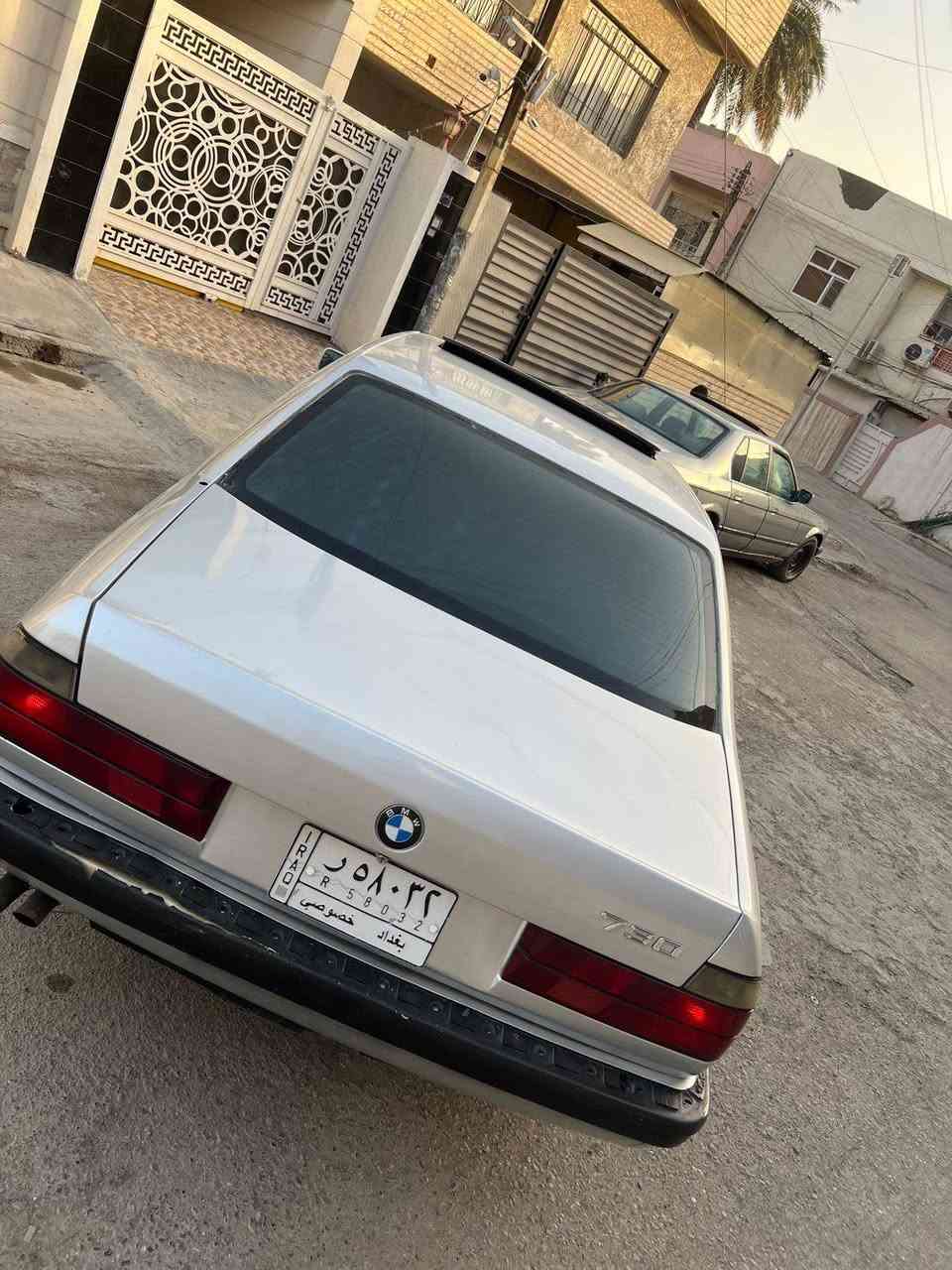 السلام عليكم 
Bmw 730i 
السياره تعمير جديد مال جناي تبريد شغال حداديه جديده مكينة كير جديدات 
السياره عليه ادامه كامله السياره بدون خياس بدون ضربه بيه طخه  بصيطه ب التكمه وره السياره 
ملاحظة السياره بعد بيه ملاحظات بصيطه ما كامله تعمير 
السعر ٦٢ ورقه  بيه مجال 
***********
