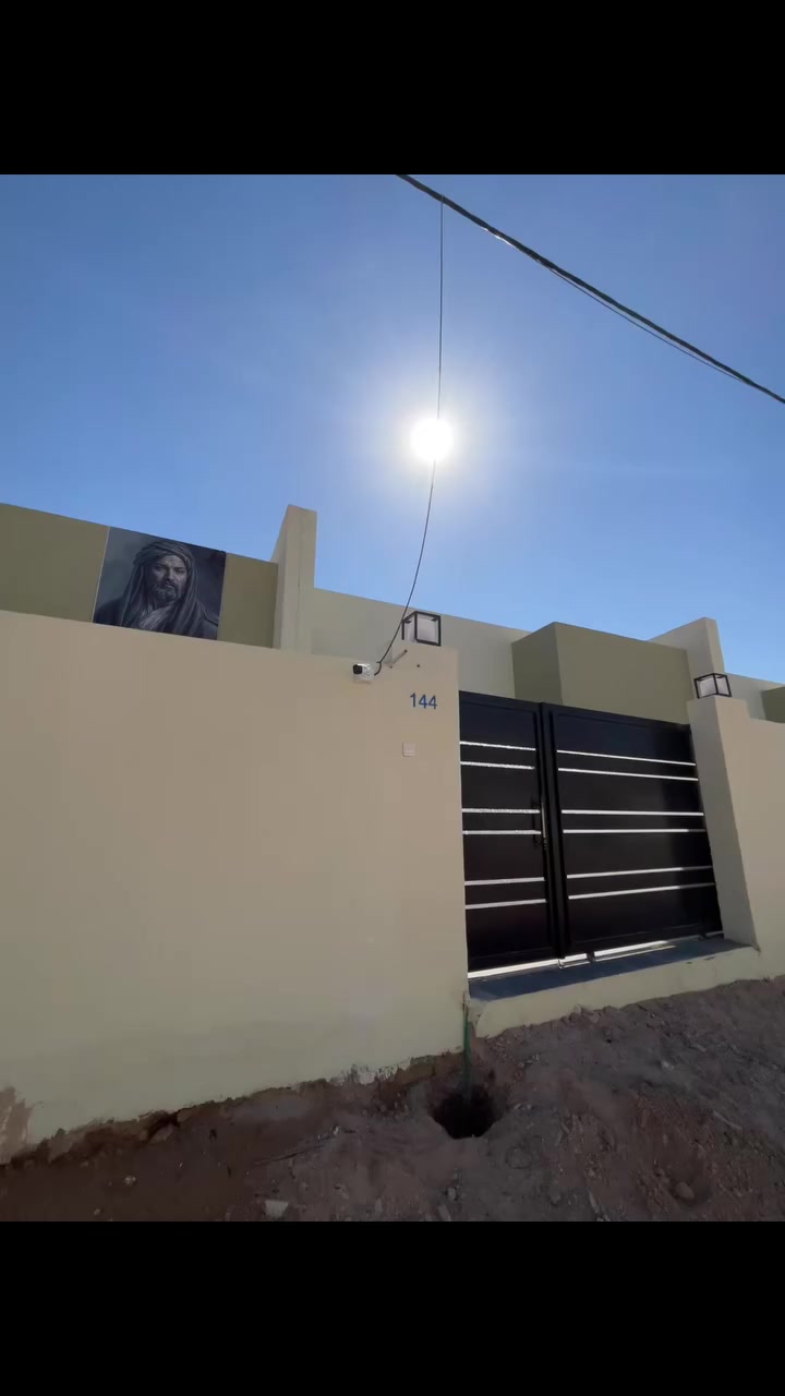 تنويه مهم ‼️:الكامرات اصلية وليست تجارية.

كامرات شركة #دهوى العالمية

1️⃣ جهاز تسجيل  DVR

2️⃣ 4 كامرات دهوى ملون ليلي نهاري

3️⃣ هارد خزن حسب الطلب سعة 500G او سعة 1000G تسجيل شهر

4️⃣محولة 10 امبير اصلية لتشغيل الكامرات باور

5️⃣ برنامج DMSS لتشغيل الكامرات على الهاتف📱
6️⃣ كيبل كامرات اصلي جاهز ، العدد 4

#تجيك او تاخذهه من المحل كاملة مبرمجة عليك بس تسلك الوايرات وتشغل واذا تحب يجيك فني لبيتك. ينصبهن هم موجود 🚕 

#ضمانة عنوانة و محلنة 

تحبون تزورونة اهلا و سهلا بكم.  🙏

#العنوان النجف الاشرف - 17 تموز مقابل ريحانة المصطفى

#مركز iq smart  🗽

***********
واتس اب☎️

العمل في جميع مناطق النجف الاشرف 🛻
