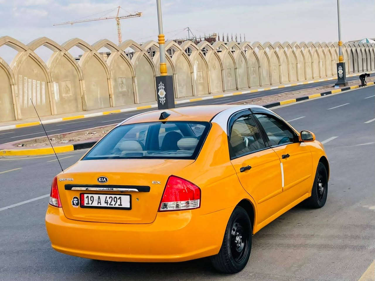 سلام عليكم البيع سبكترا موديل 2009 وأرد امريكي حادث باب والدوسه السايق والباقي مكفوله كفالة عامة اليبل واحد سيارة جديدة وجاهزة من كلشي تبريد ثلج حدادية تخم تاير كير ومكينة 2000 مكفولات سنوية الغاية 2030هيه غرامات مصفره سيارة أحله من صور السعر 82لاستفسار علا رقم *********** مكان سيارة كربلاء مكلف ب نشر
