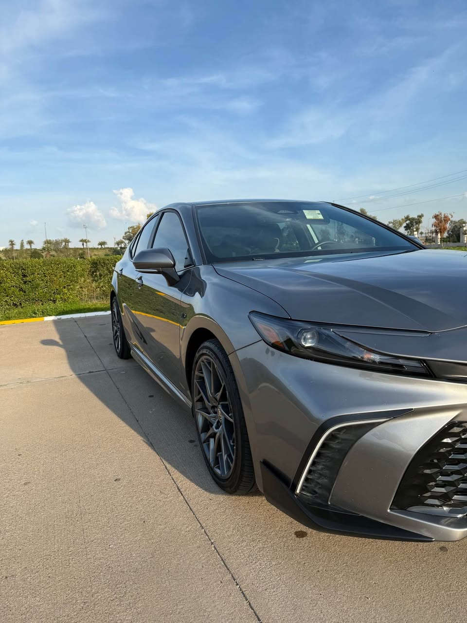 السلام عليكم

2025 Camry se XP
مەکينە: 2.5 لتر 4 پستۆن هايبرێد
تواناي ئەسپي: 225hp
گێڕ: eCVT
FWD
Wireless charger
 5 شوێني USB 
بۆياغ: بێ بۆیاخ
رۆيشتن: ٢٠ هەزار

نرخ: 23500$

شوێن هەولێر WhatsApp & Korek 
***********
________________________________________ 
السلام عليكم

2025 Camry SE XP
المكينة: 2.5 لتر 4 سلندر هايبريد
الاحصنة: 225 حصان
القير: eCVT
سحب امامي
 شاحن لاسلكي
خمسة اماكن USB
الضرر: بدون صبخ
ماشية ٢٠ الف

السعر: 23500$

المكان اربيل - كورك و واتساب
***********________________________________________ أربيل, العراق
