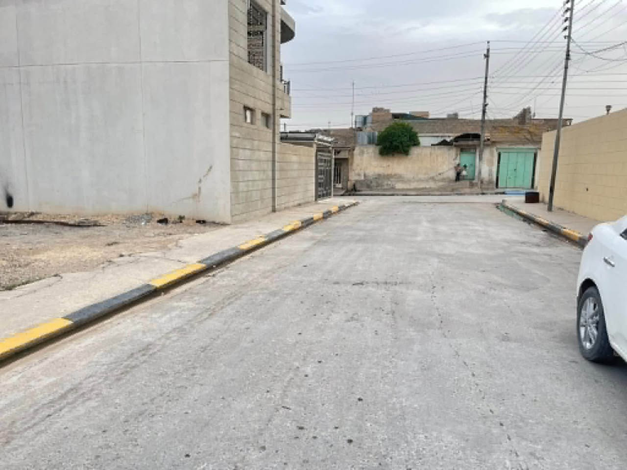 قطعة الأرض للبيع حي المتنى
مساحه 260 م واجه 13والنزال 20 
يم بيت ذكتور  جبار للاستفسار عن السعر 
يرجى الاتصال على الرقم ***********
