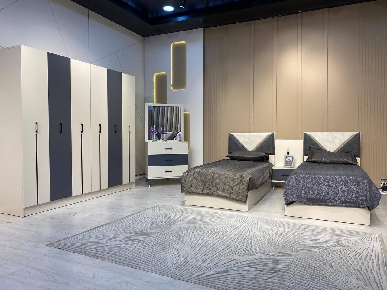 بفضل الله ⬅️ (نحن الافضل) و (نحن

 الارخص) ✅💯 غرف نوم تركية المنشأ ب650

 بأسعار الجملة شبابي + نفرين ✅💯

 ✅💯هذا الاسعار عروض لفترة محدودة 

 ✅💯 ⭐️ توصلك الغرفة نفس الصورة بالضبط ١٠٠٪؜ ⭐️ الدفع بعد الاستلام ⭐️

 توجد لدينا دواشك اصلي فقط 

 الجملة ⭐️ التوصيل والشد مجاني الكل محافظات العراق ⭐️ توصيل لكافة

 محافضات العراق باسعار منخفضة جدا ⭐️ كادر الشد خبرة لا تقل عن ١٠ سنين للحجز والاستفسار مراسلة الصفحة او الاتصال ع هذا الرقم ***********
***********
 يتوفر واتساب ☎️📞#غرف_نوم_تركية  #اثاث_منزلي
