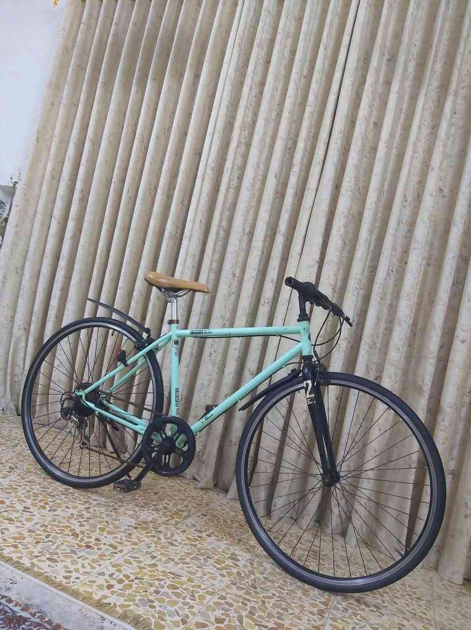 دراجة نوع 700c ماركة INSIDE ياباني وضع رمبة نظافة 95/% اخت الجديد 

السعر 100الف وبي مجال 

((العنوان/بغداد/البلديات)) رقم الهاتف ***********
