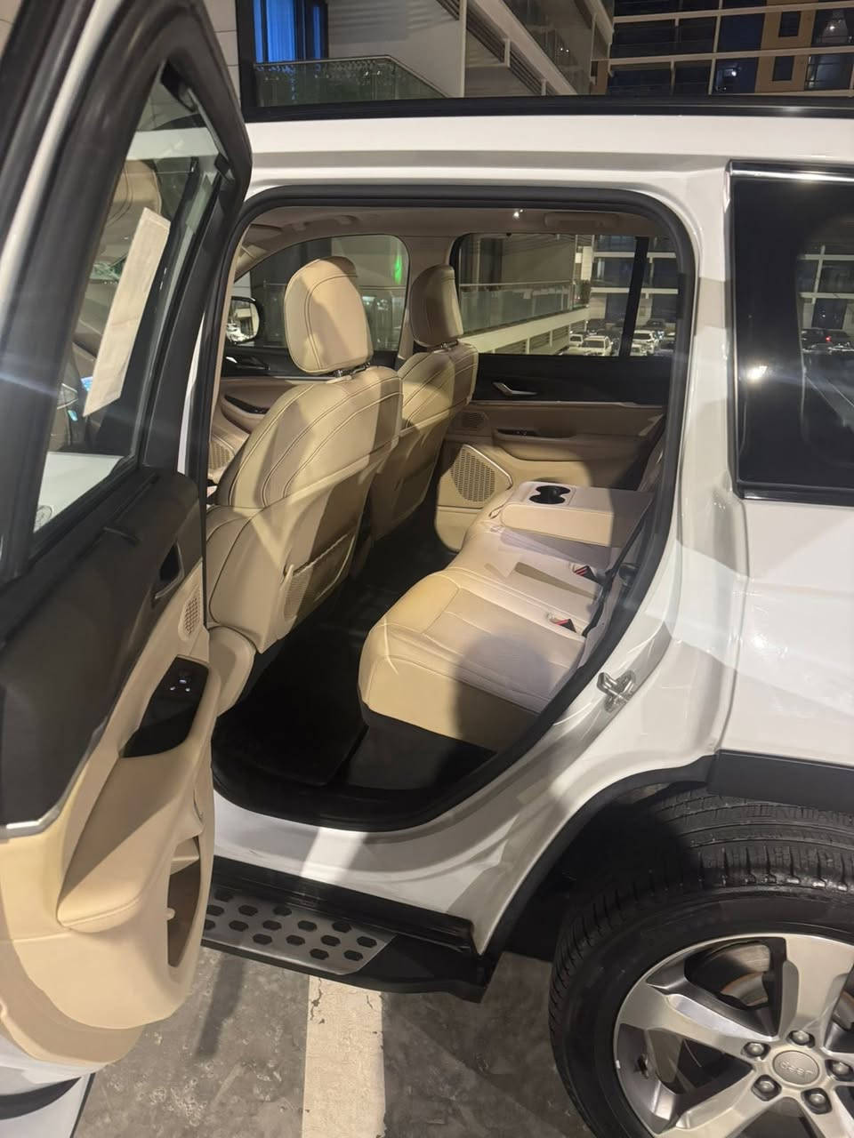 سلام عليكم
جيب خليجي لمتدد بلاس 2022 

وكاله هارلم. (خليجي) . لون ابيض 

رقم بغداد

السياره مكفوله كير محرك صدر تبريد على وضع الشركه وسيرفس فقط في الشركة ماشيه  47,000 كيلومتر 

المواصفات :

* دفع رباعي 4x4 . 

* تحذير النقطة عمياء ⚠ .

* سقف بانوراما . 

* شاشه كبيرة 

* نظام الخرائط (GPS) .

* ستيرن كهربائي . 

* المصابيح الأمامية زنون .

* كشافات الضباب زنون .     

* تشغيل عن بعد .

* صندوق كهربائي ..

* حفظ وضعيات الجلوس (ميموري) . 

* المقاعد الأمامية كهرباء

* المقاعد الأمامية تبريد وتدفئة .

* المقاعد الخلفية تدفئة وتبريد

* حساسات أمامية . وخلفي

* تدفئة ستيرن . 

* بخاخ ماء على المصابيح الامامي..

* مانع تصادم خلفي .

* خمس كامرات . 

* محدد سرعة 

* نظام التشغيل والاطفاء الاوتوماتيكي ( Auto Start System ) .

* نظام بريك اوتماتيكي ( Auto Break System )

* اناره داخليه متغيره

* جنطه كهرباء

* شاشه بل دشبول

* داخل بيجي

* لدات امامي وخلفي

* تحكمات ستيرن فول

* شاشه اعطال

* كير ماوس

* اربعه انظمه قياده

* رادار 
* وباقي المواصفات المعروفه 

* 

مكان السيارة بغداد اليرموك  
سياره جديده وجاهزه من كلشي واي نقص مابيها عدتها وارضياتها كلها وياها ممفتوحة

السعر 385$ وبيه مجال  

***********
