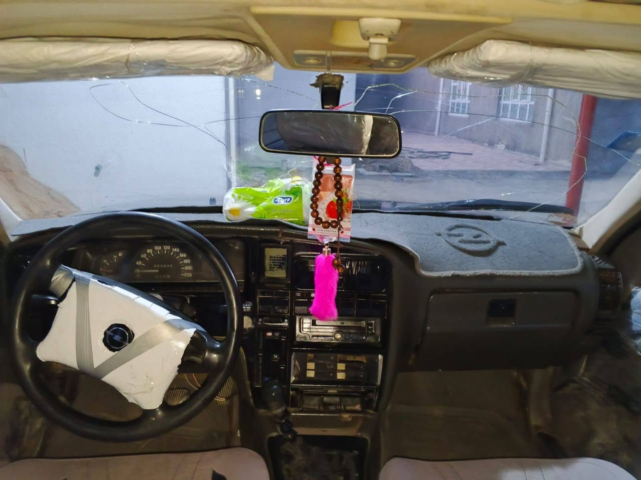 سلام عليكم لبيع اوبل اوميكه 91معمره جديد مصبوغة حزام محرك 20كير عادي السنوية 30 رقم  نكليزي تحويل مباشر كهربائي شغله تخم تاير السعر 38وبيها مجال بصيط العنوان الفلوجة النساف استفسار على رقم ***********
