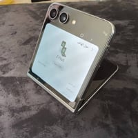 Z Flip5 ذاكرة 256  شرق اوسط دبل شريحة وحدة فعلية ووحدة ايسم  جهاز مكفو...