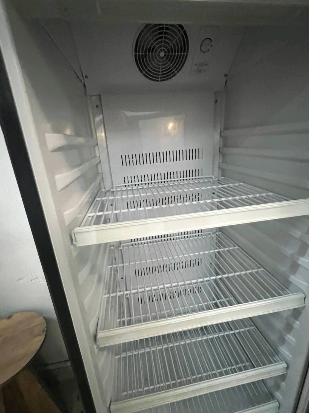 ثلاجه تركيه استعمال فقط شهرين اشتريتها 350,000 اريد ابيعها 200,000 موقع شارع فلسطين ساحه بيروت