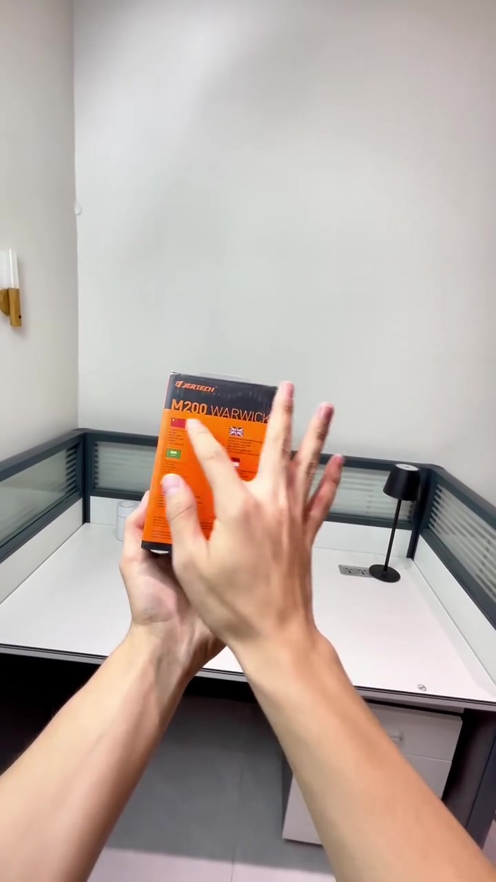 🎮⚡ سيطر على لعبك بسرعة ودقة!
ماوس ألعاب عملي يمنحك استجابة سريعة ودقة عالية حتى 4800 DPI، مثالي لألعاب الـFPS والأكشن وحتى للتصميم 🖱️🔥
✨ تصميم مريح لليد اليمنى واليسرى
🌈 إضاءة RGB مميزة تضيف شكل احترافي
💪 تحمّل قوي بعمر يصل إلى 3 مليون نقرة
⚡ 1000Hz استجابة سريعة لتحكم فوري
خلي لعبك أسرع… وتحكمك أقوى 😎

وبسعر 12 الف فقط يوجد توصيل لجميع المحافظات 5 الاف بغداد 3 الاف


**إذا كنت صاحب هذا الإعلان وتريد حذفه لأي سبب، رجاءا أرسل رسالة إلى الدعم الفني**