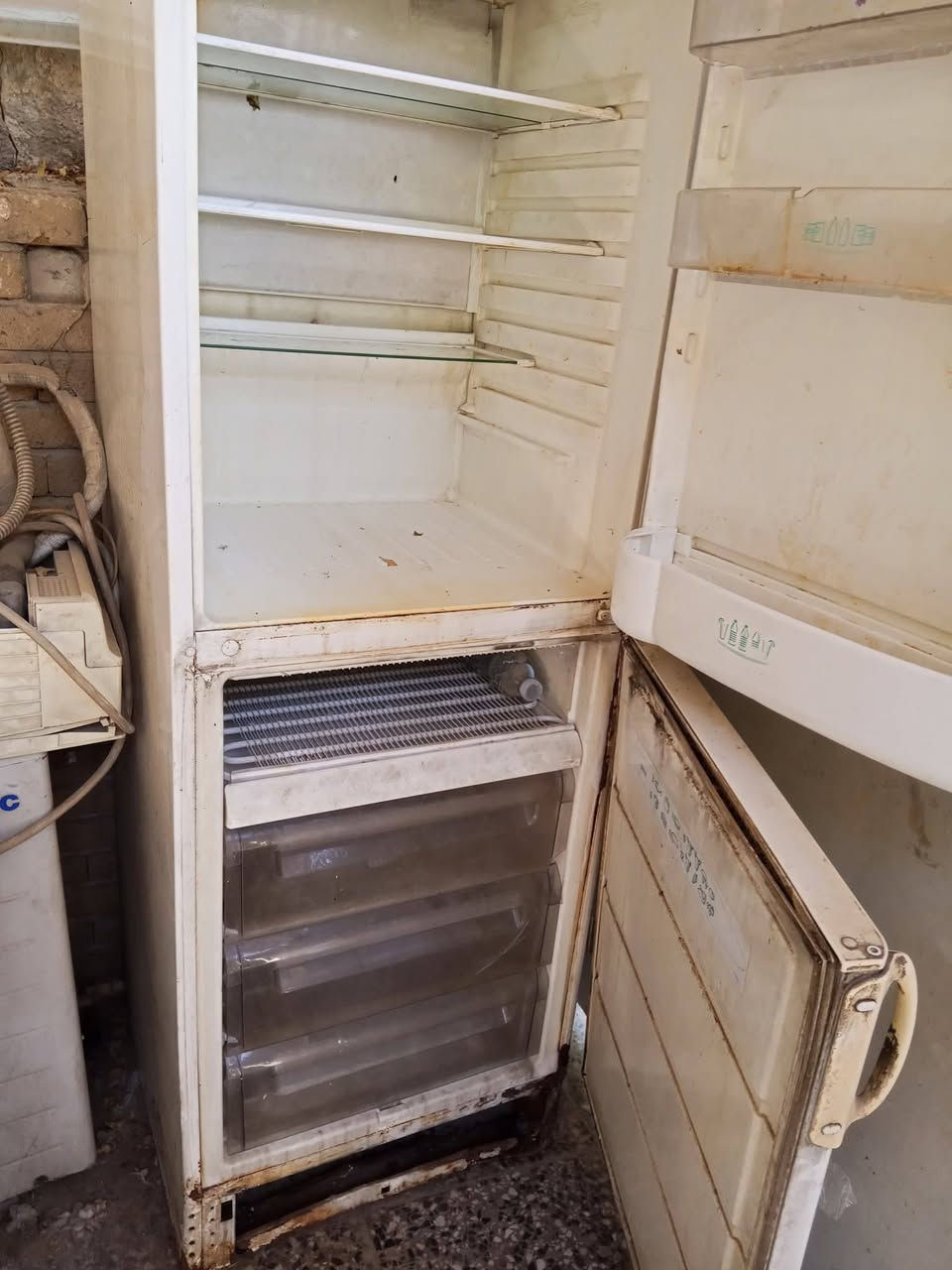 ثلاجة فوك ومجمده جوه ماطورين بغداد شارع فلسطين رقم ***********
