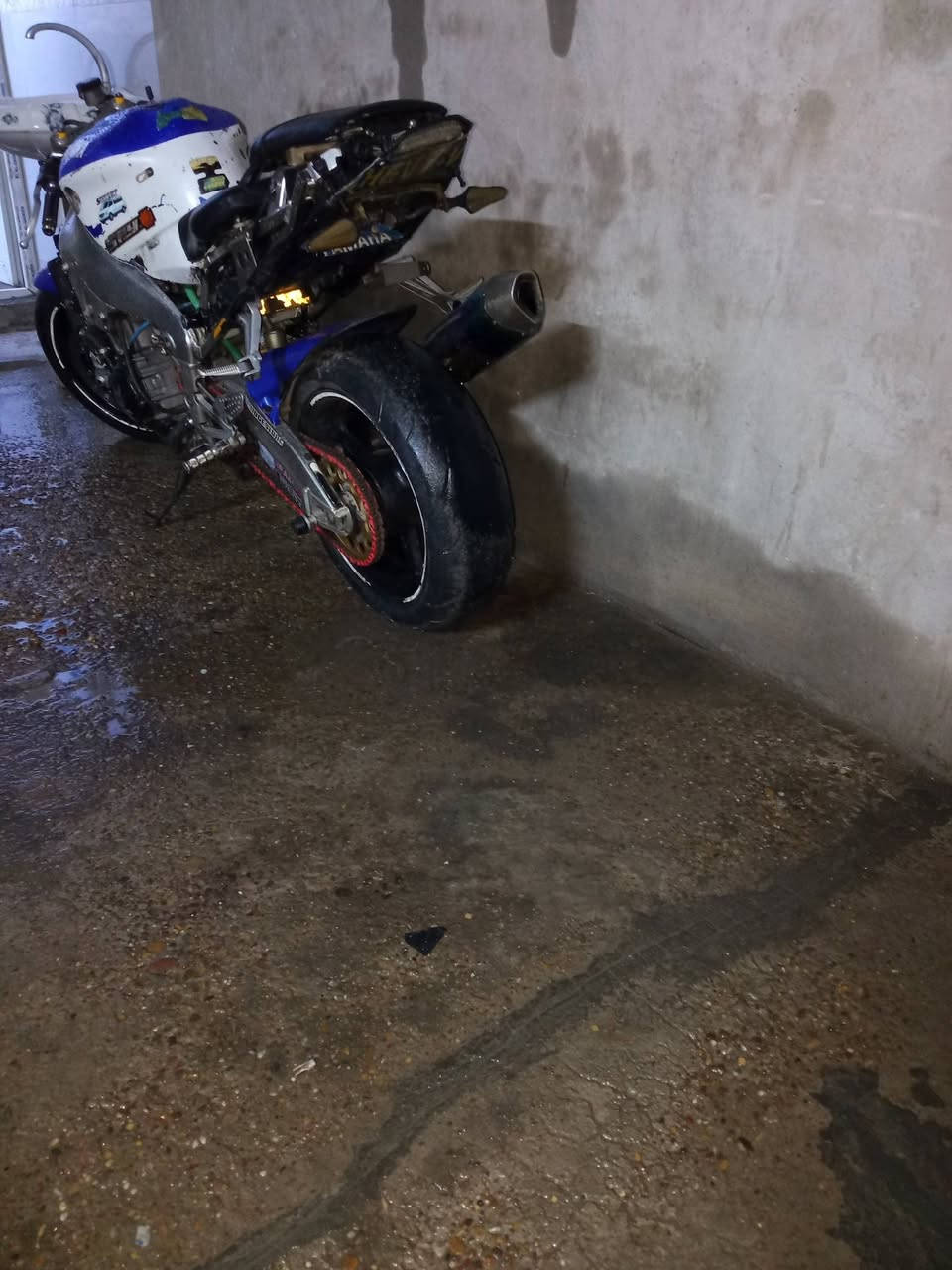 السلام عليكم شباب 
دراجه للبيع اللاستفسار
***********
